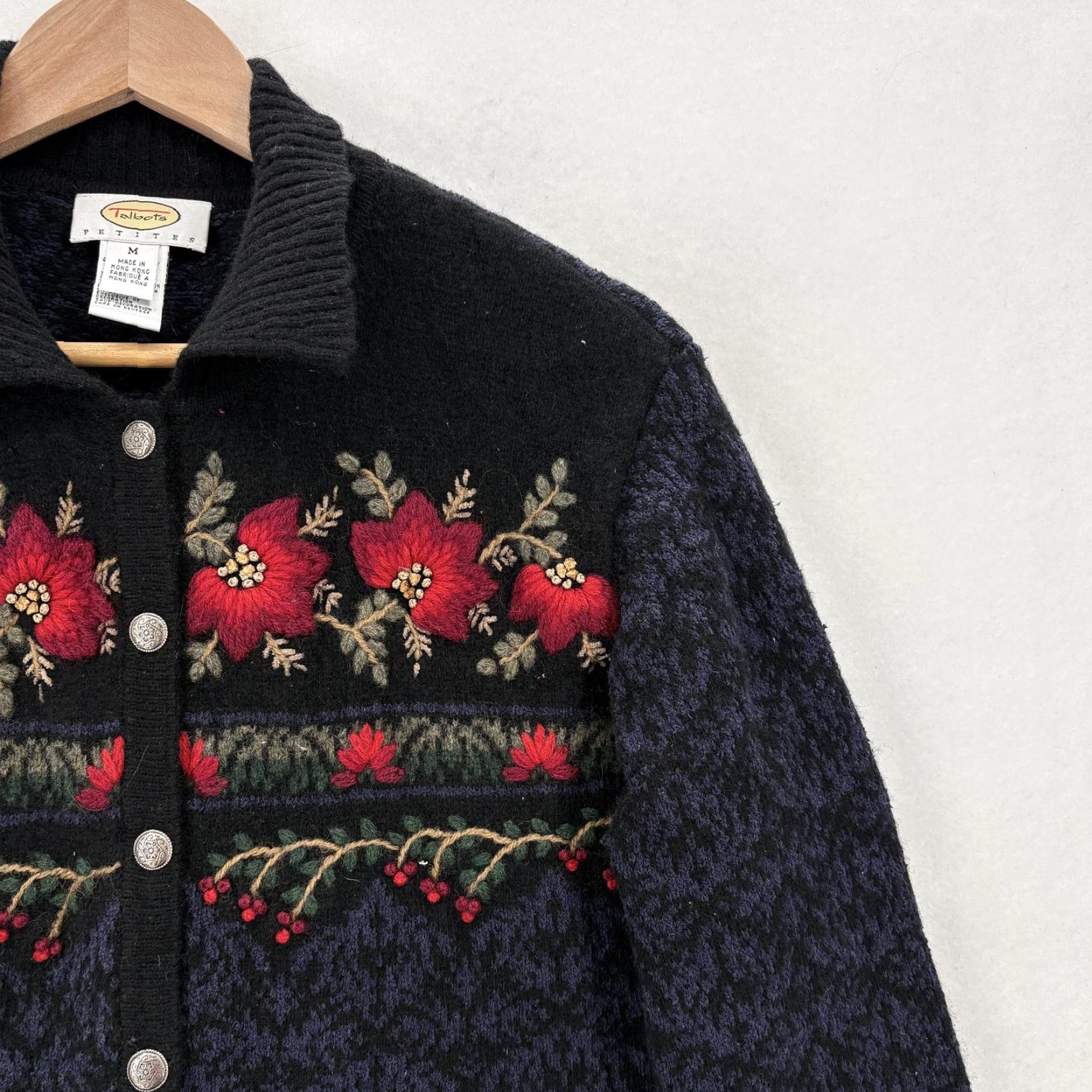 Talbots VINTAGE Talbots Petites Sweater Womens PM Cardigan Knit Floral Embroidered Button Front 90s Size M / US 6-8 / IT 42-44 - 2 Thumbnail