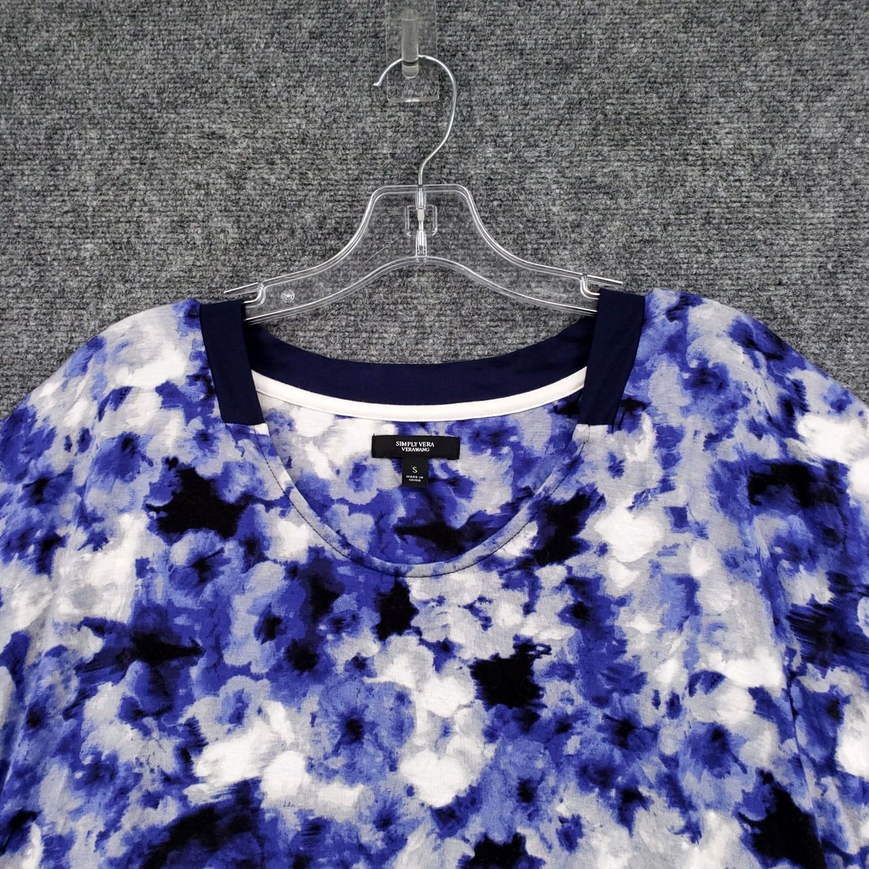 Vintage Simply Vera Wang T-Shirt Womens S Blue Floral Short Sleeves Round Neck Dolman Sleeve Casual Tee Size S / US 4 / IT 40 - 4 Thumbnail