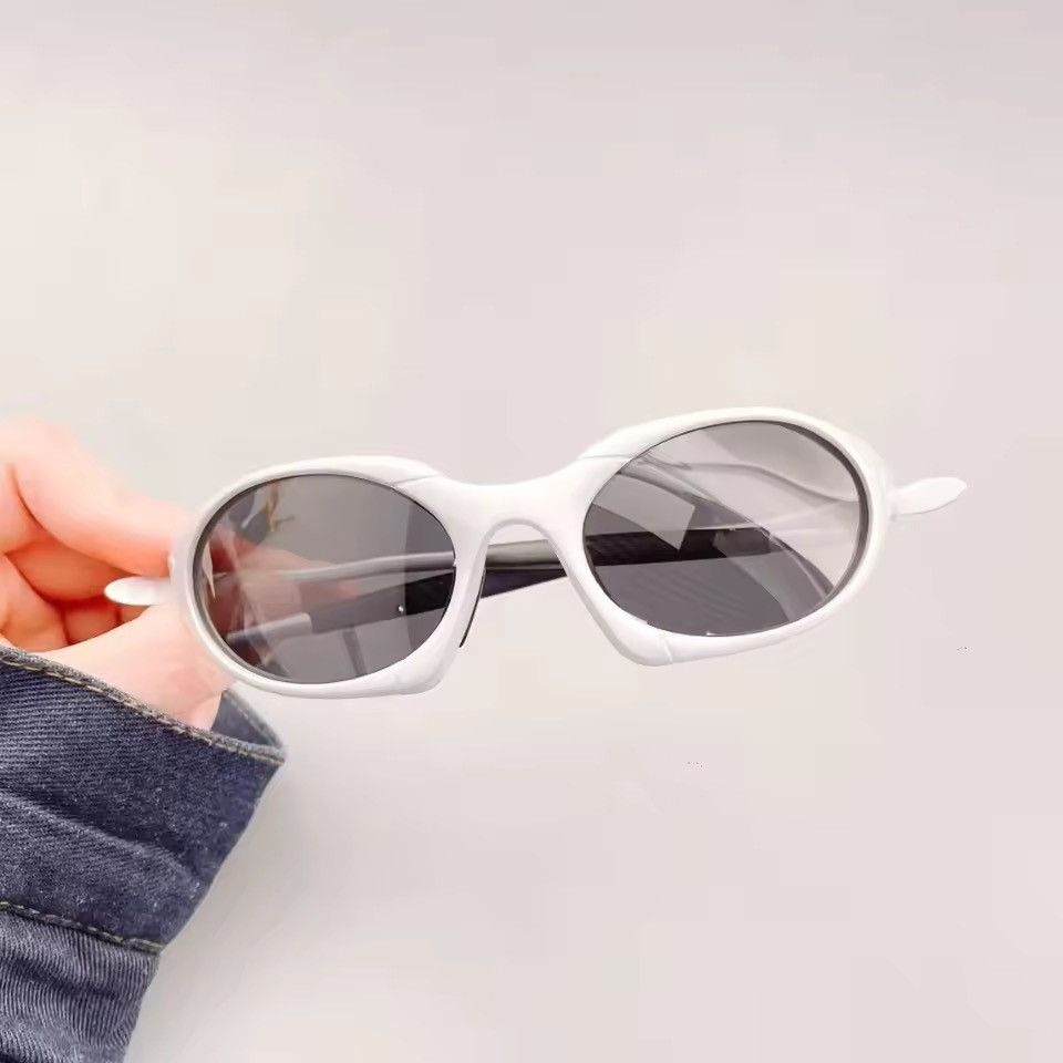 Vintage 🔥 Premium Style Sunglasses | UV400 & Anti-Reflective Len Size ONE SIZE - 3 Thumbnail