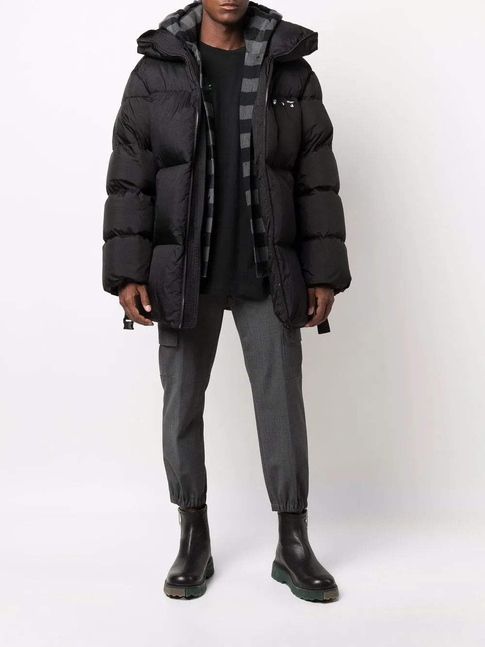 Off-White o1gr1nt0125 Tuc Detail Puffer down Jacket in Black Size US XS / EU 42 / 0 - 2 Thumbnail
