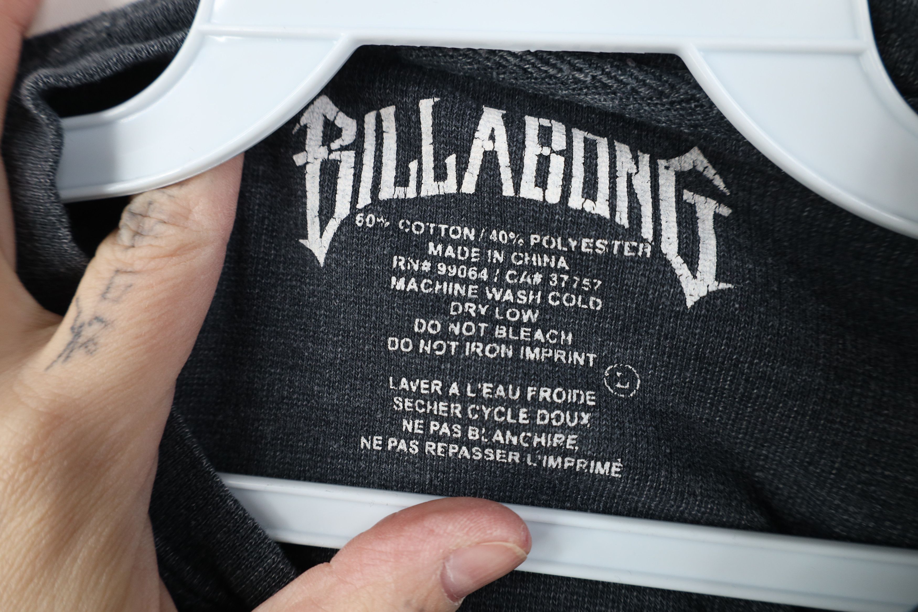 Billabong Vintage Y2K Billabong Surfing Knit Long Sleeve T-Shirt Size US L / EU 52-54 / 3 - 10 Thumbnail