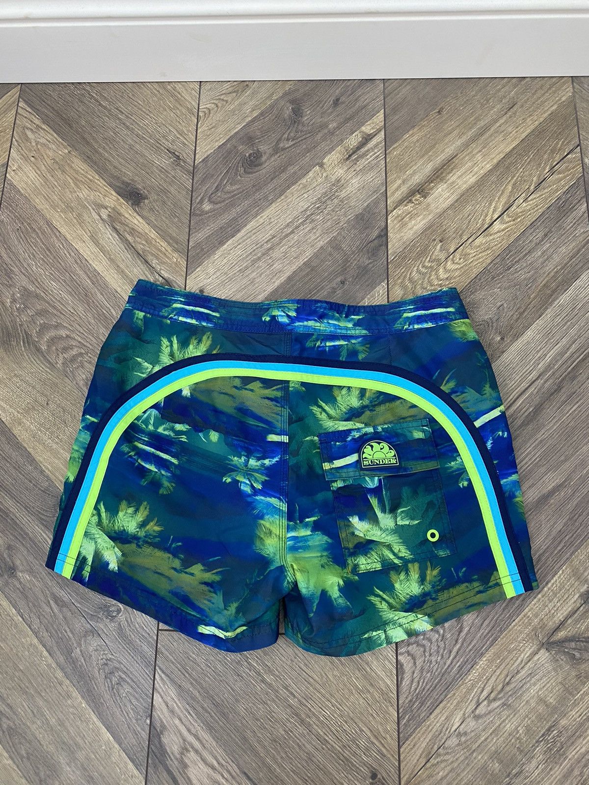 Designer × Vintage Vintage Sundek printed swim shorts Size US 29 - 8 Thumbnail
