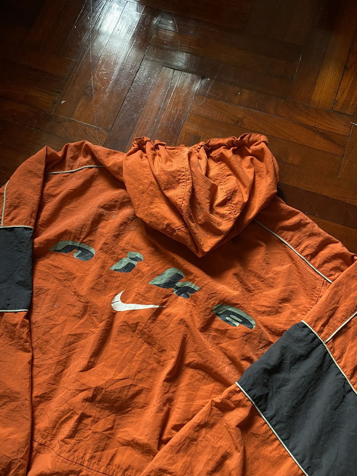 Nike × Vintage Vintage Nike Spell Out 90s Windbreaker Hoodie Jacket Size US L / EU 52-54 / 3 - 3 Thumbnail