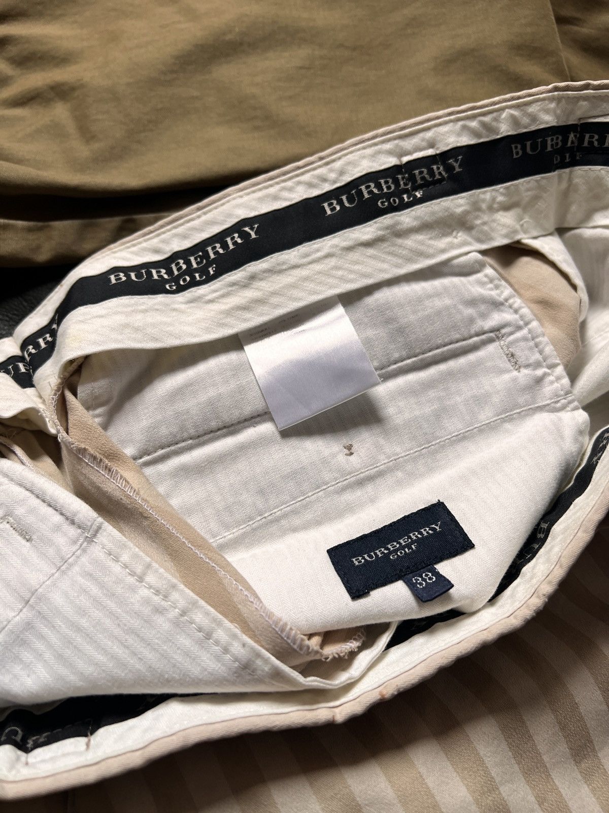Burberry Rare Vintage Burberry Golf 3/4 Shorts Paul Harnden Style Size US 36 / EU 52 - 11 Thumbnail