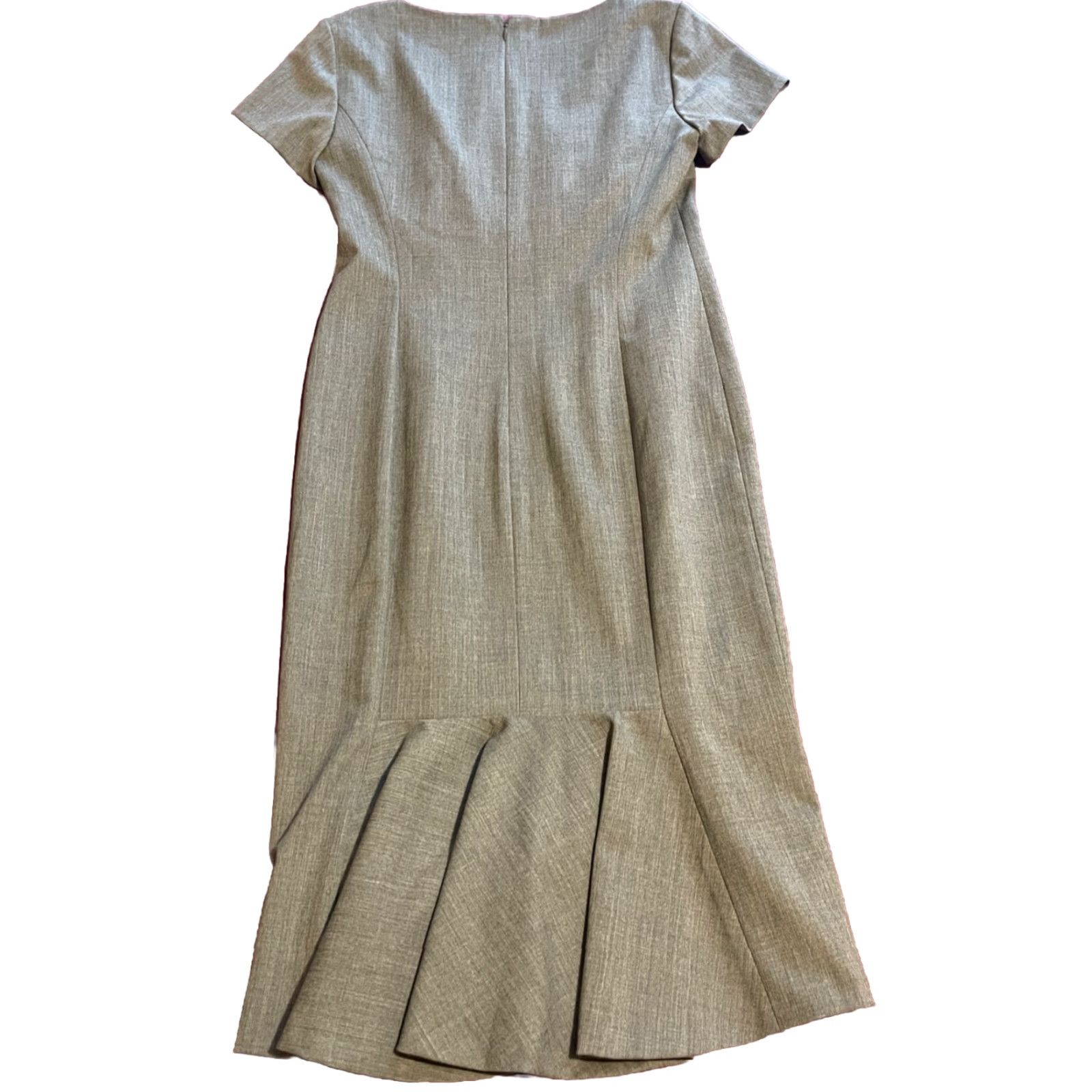 Vintage Lafayette 148 New York Savita Cap-Sleeve Dress Gray Wool Blend Women Sz 2 Knee Length Zip Solid Dress Sheath Cap Sleeve Gray Women 2 Regular Size Size XS / US 0-2 / IT 36-38 - 6 Thumbnail