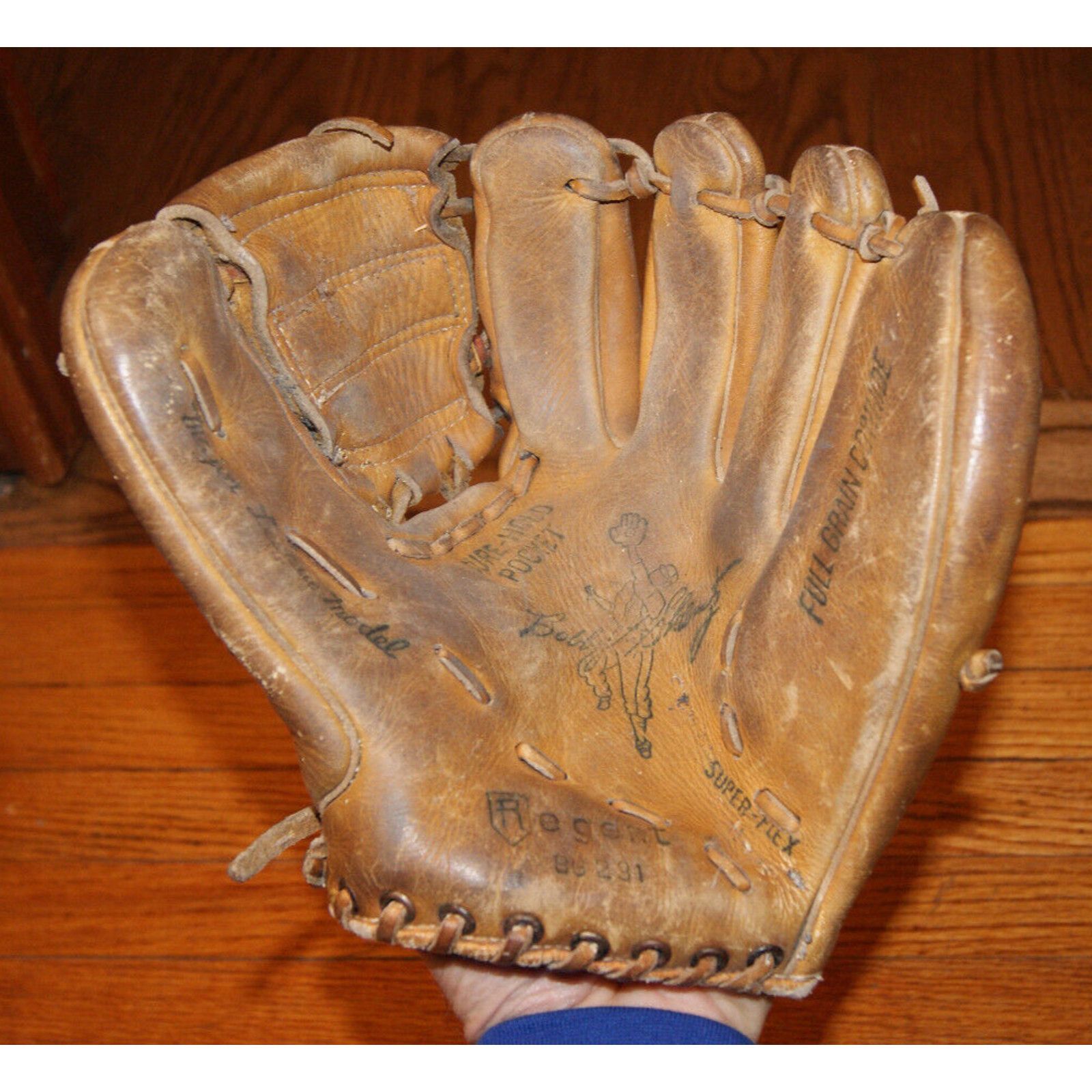 Other VTG Regent 1960s Leather Baseball Glove BG231 RT Hand Throw Size ONE SIZE - 2 Thumbnail