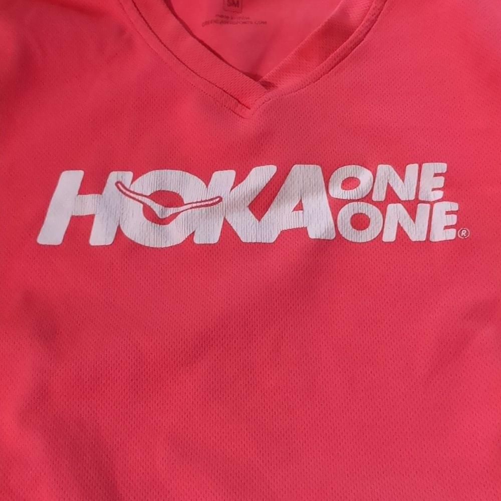 Hoka Hoka one one pink tee size small Size S / US 4 / IT 40 - 2 Thumbnail