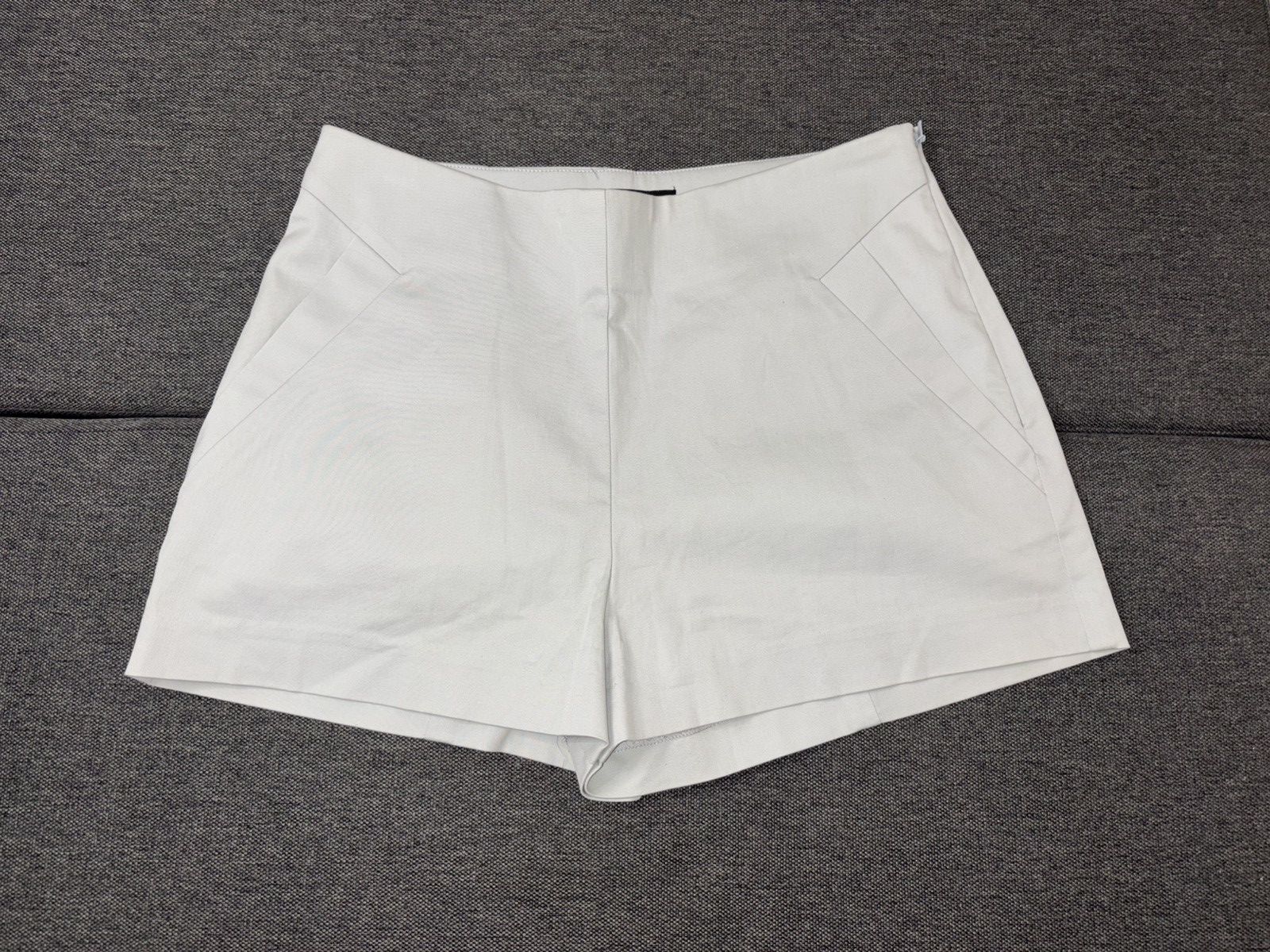Bebe Bebe Classic Women’s Shorts Light Mist Size 0 VNDS Size 25" / US 0 / IT 36 - 6 Thumbnail