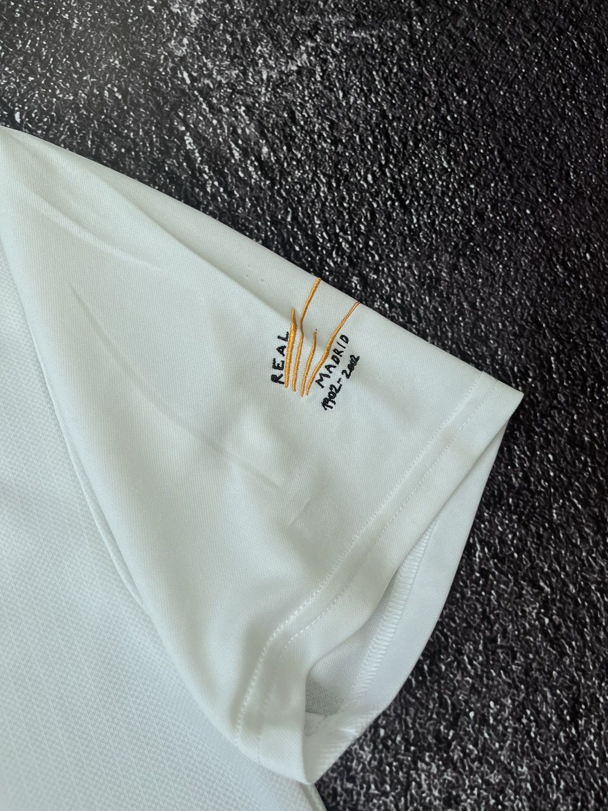 Adidas Vintage Adidas Real Madrid #7 RAUL 00’s Football Jersey Size US M / EU 48-50 / 2 - 6 Thumbnail