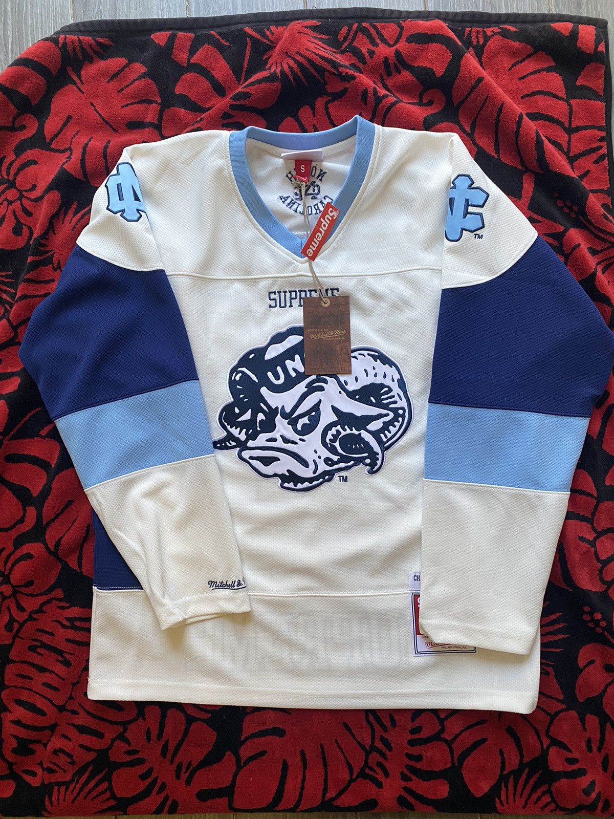 Mitchell & Ness × Ncaa × Supreme Supreme Mitchell & Ness