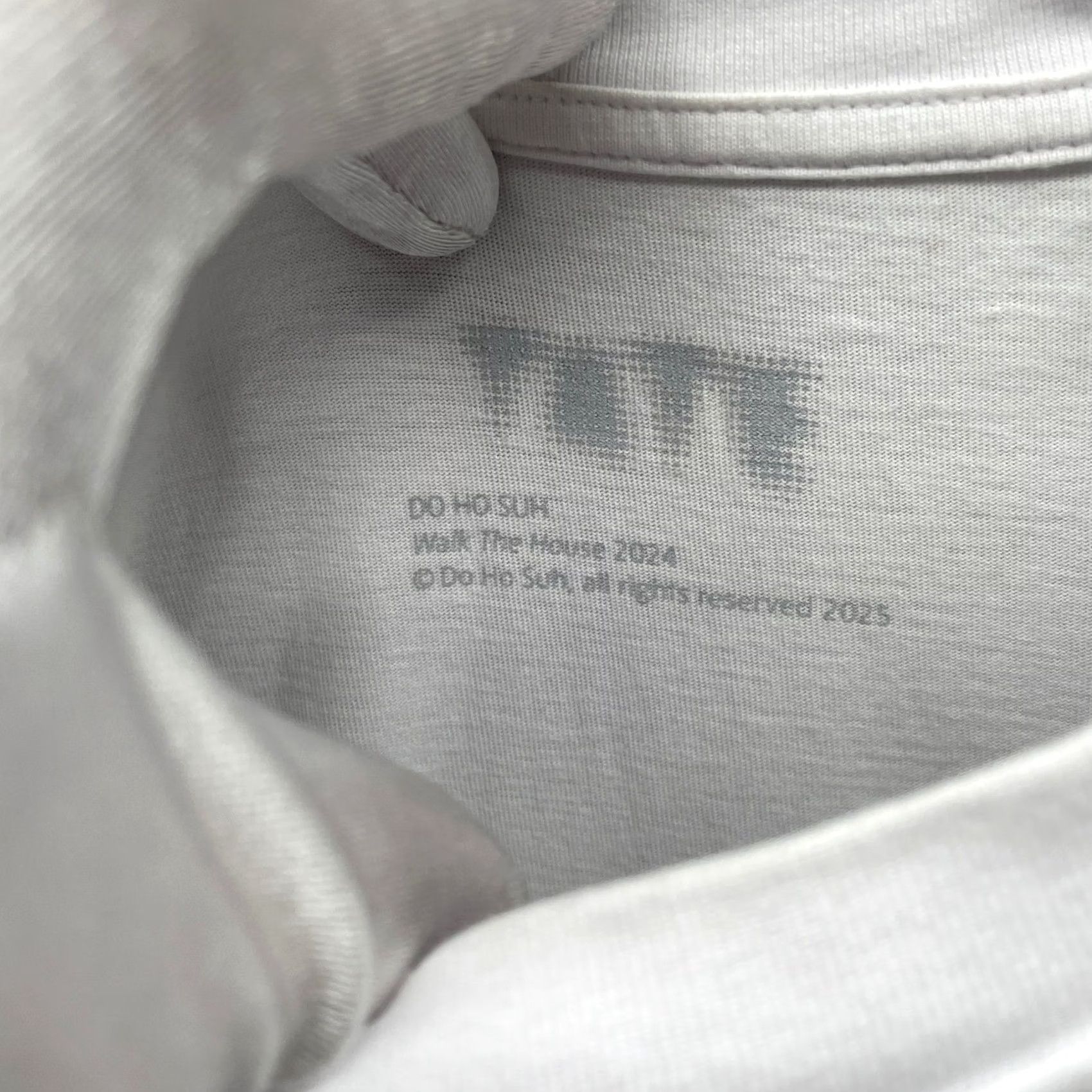 Vintage Tate Do Ho Suh Locks T-Shirt Mens L Graphic Short Sleeve White Crewneck Cotton Size US L / EU 52-54 / 3 - 6 Thumbnail