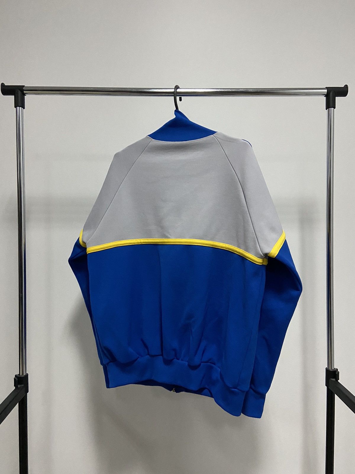 Adidas × Vintage Adidas Vintage Windbreaker Light Jacket Sweatshirt Stripes Size US L / EU 52-54 / 3 - 3 Thumbnail