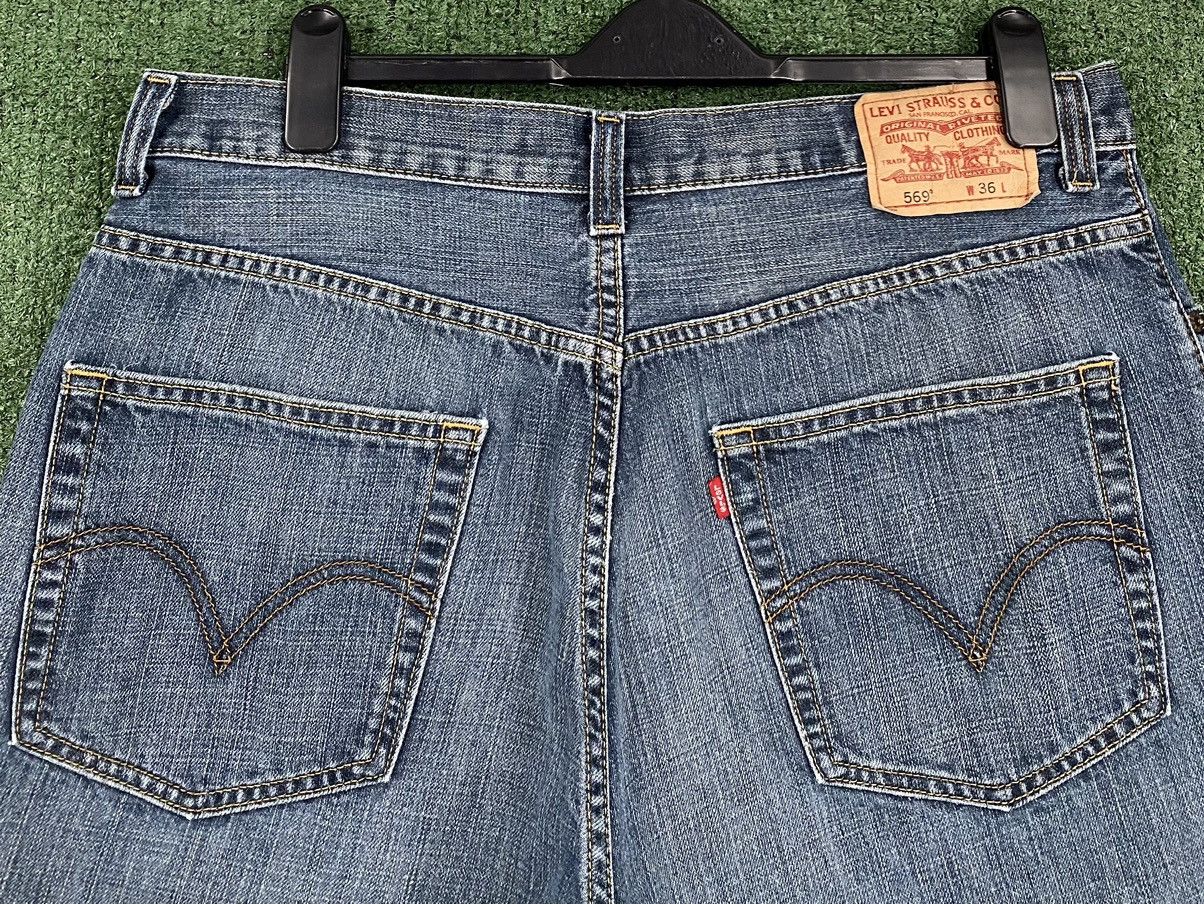 Other Vintage Y2K Levi’s 569 Loose Fit Shorts Jorts Men’s Size 36 Size US 36 / EU 52 - 5 Thumbnail