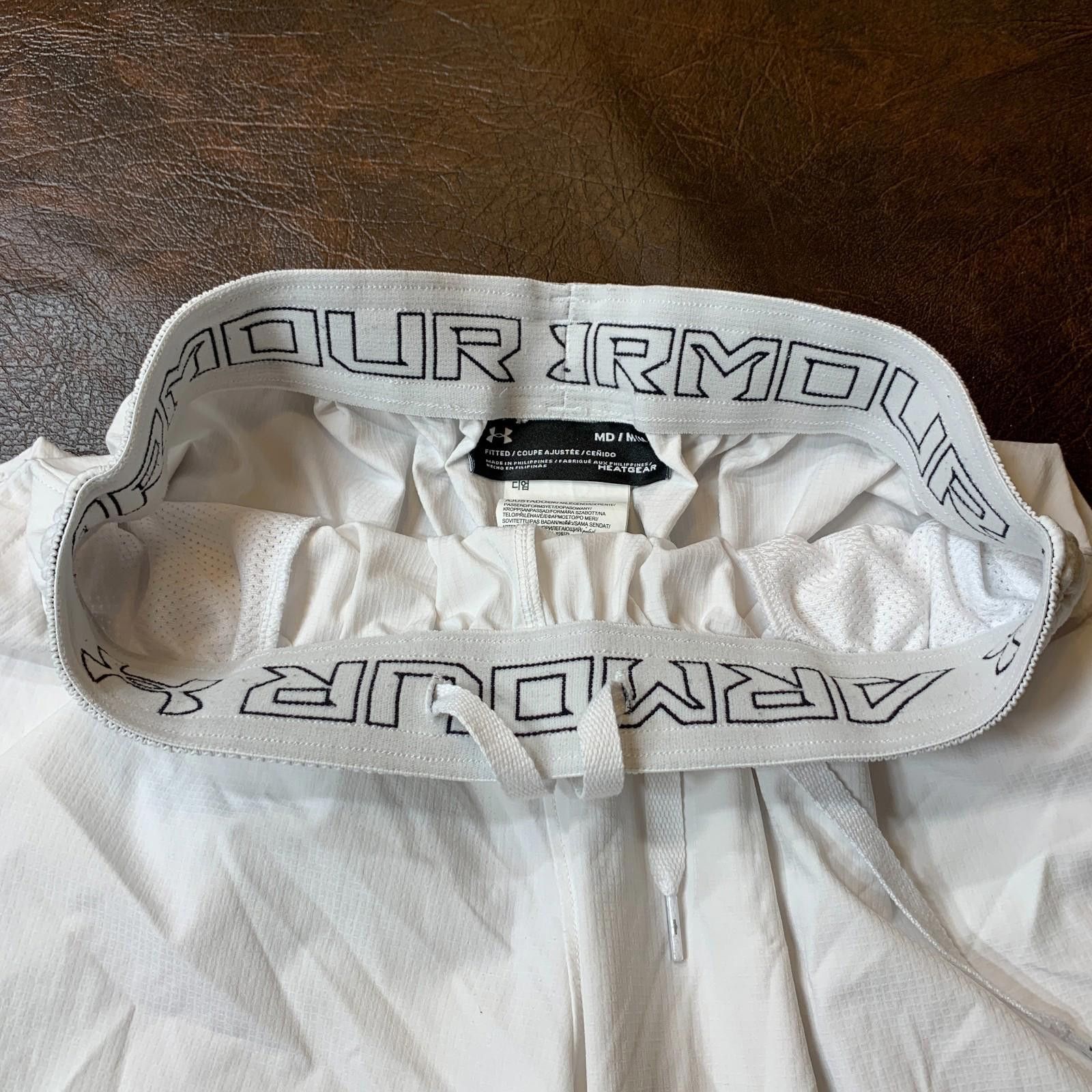 Under Armour MENS Under Armour Fitted HEATGEAR Shorts Medium Wht Mesh 320 Size US 32 / EU 48 - 3 Thumbnail