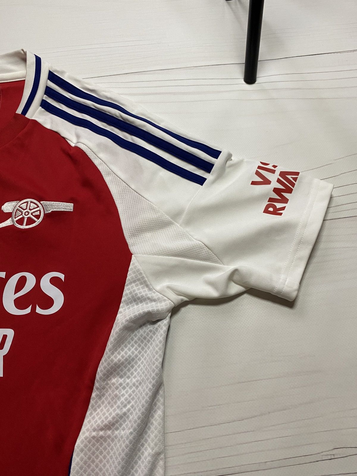 Adidas Adidas Arsenal 2024/25 home soccer football IT6141 jersey Size US M / EU 48-50 / 2 - 11 Thumbnail