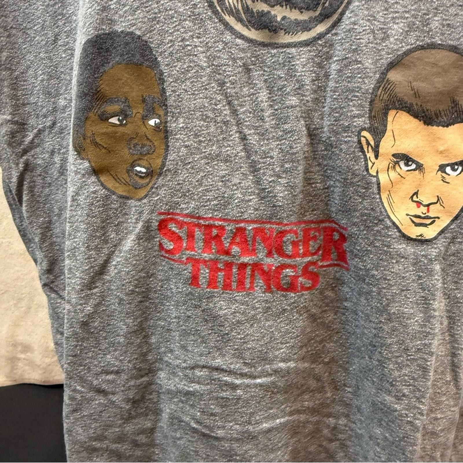 Marvel Comics STRANGER THINGS T-SHIRT - Marvel Gray Graphic Tee Size US XL / EU 56 / 4 - 3 Thumbnail