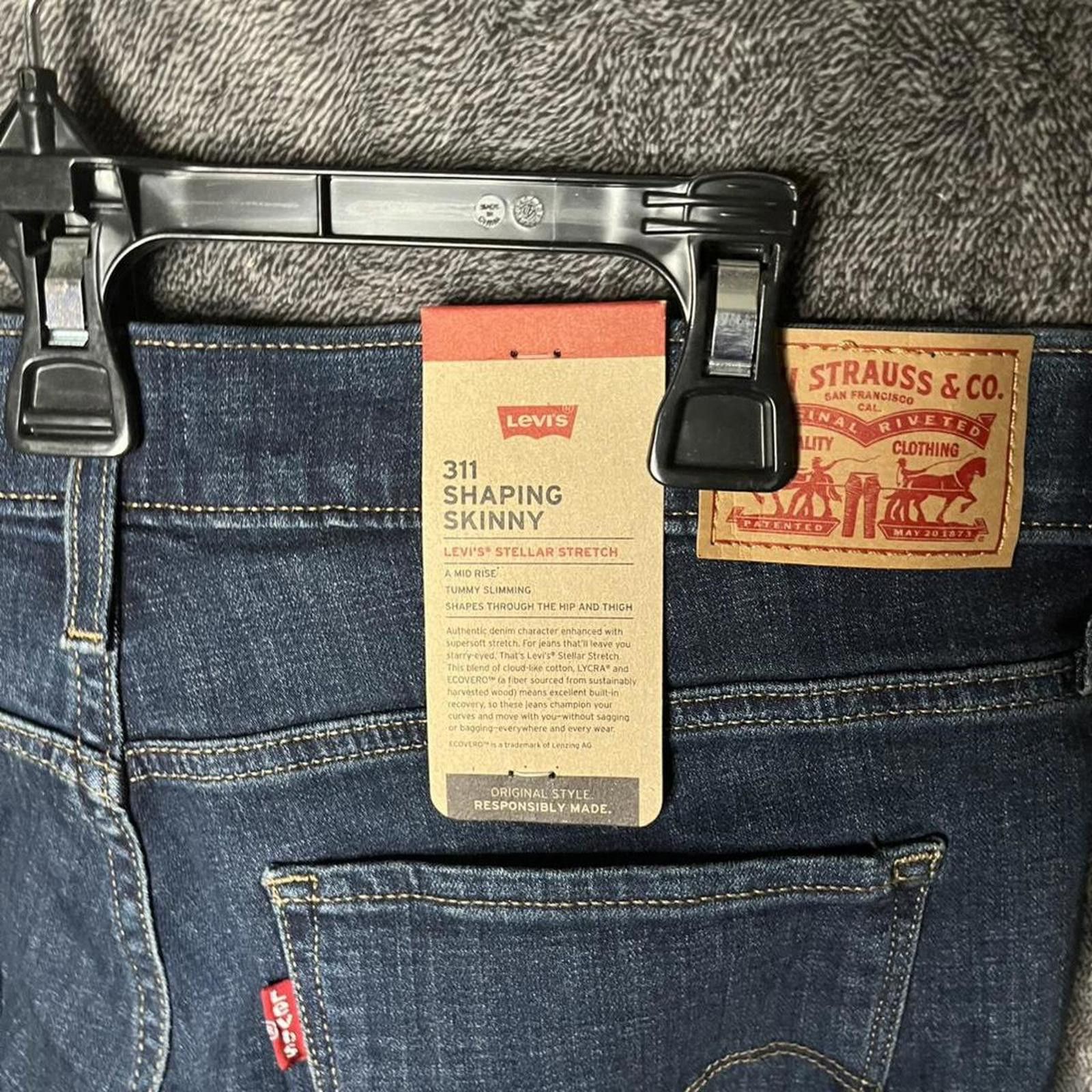 Levi's NWT Levi’s 311 Shaping Skinny dark wash jeans 32×28 Size 30" / US 8 / IT 44 - 3 Thumbnail