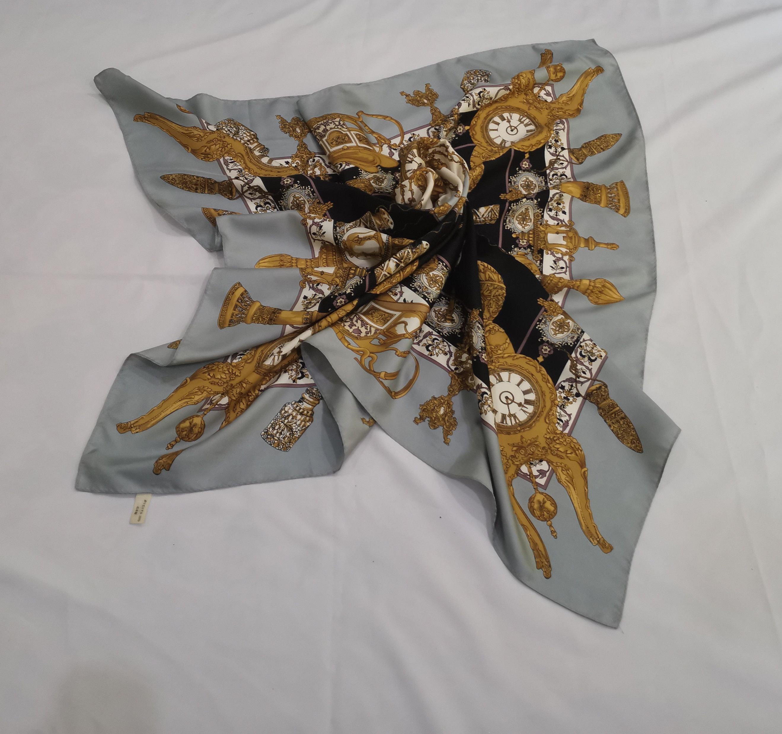 Vintage Rare vintage luxury scarves nice design Size ONE SIZE - 2 Thumbnail