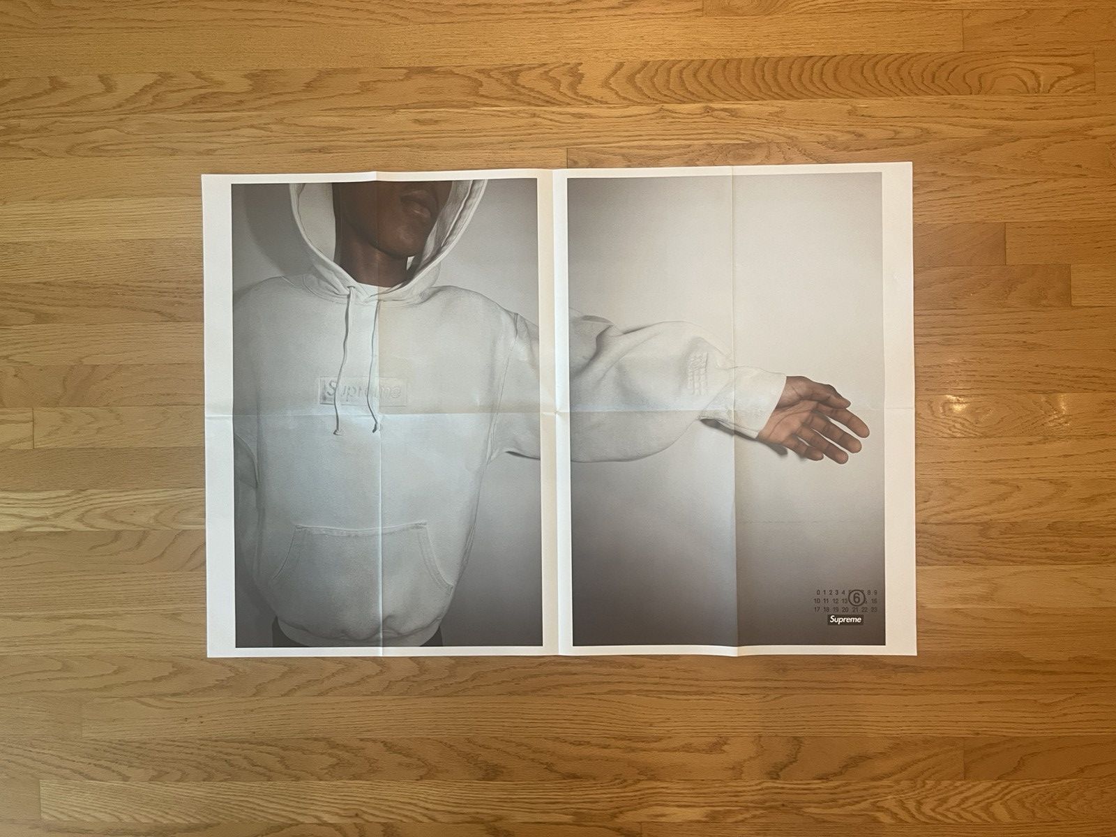 Maison Margiela Supreme MM6 Poster Size ONE SIZE - 2 Thumbnail
