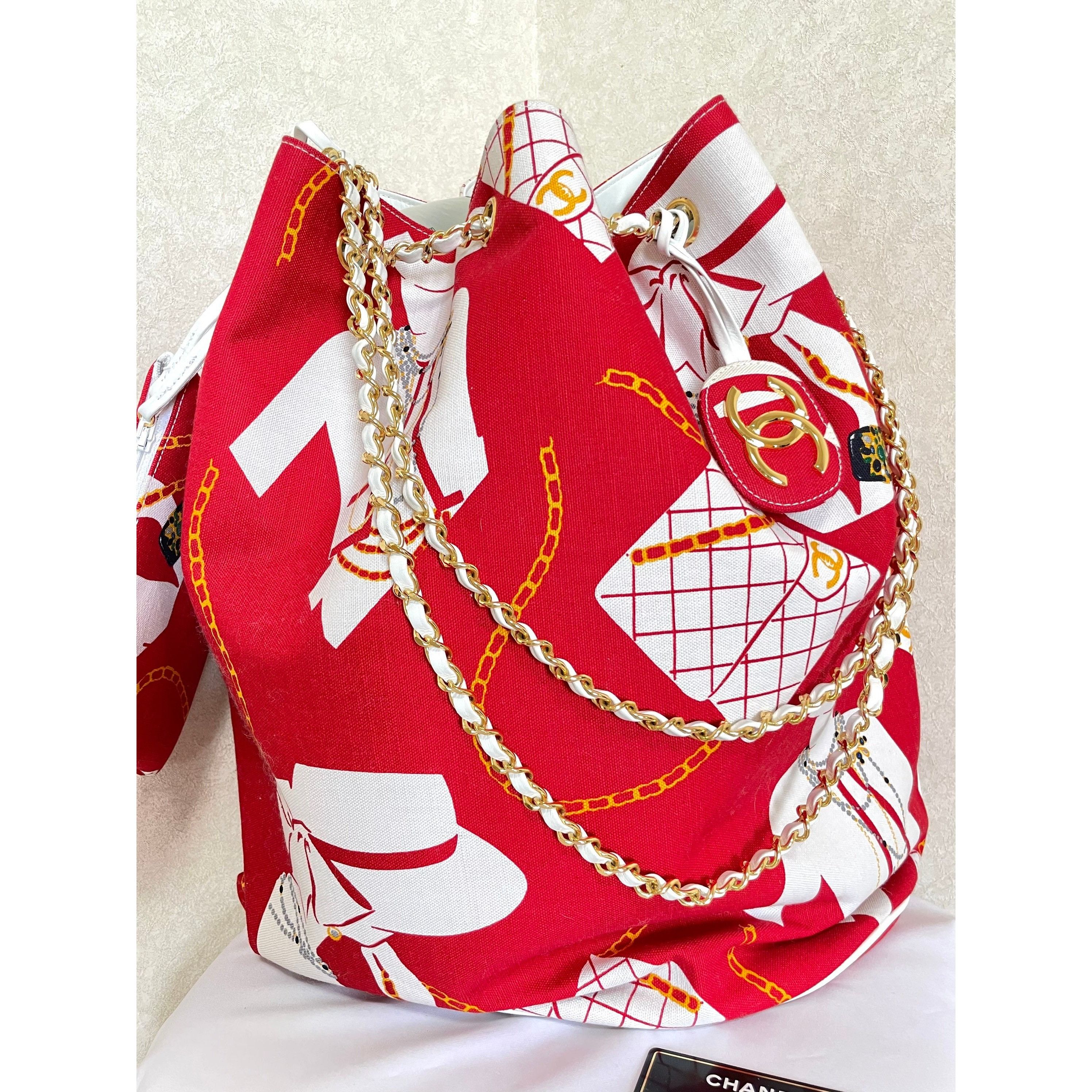 Chanel MINT. Vintage CHANEL red and white canvas hobo shoulder bag Size ONE SIZE - 4 Thumbnail