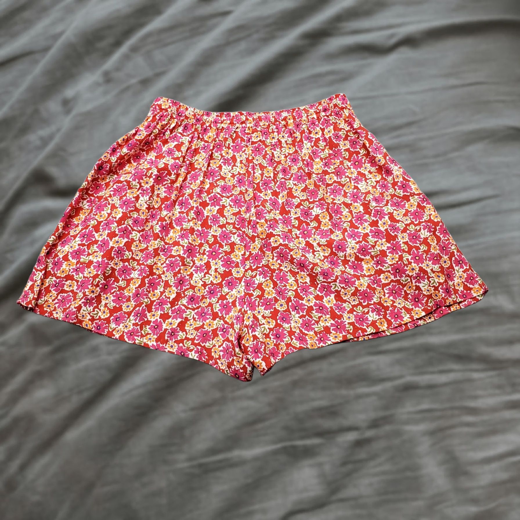 Vintage The Limited Shorts Women M Multi Floral High Waist Pleated Elastic Waist Pull On Size 32" / US 10 / IT 46 - 1 Thumbnail