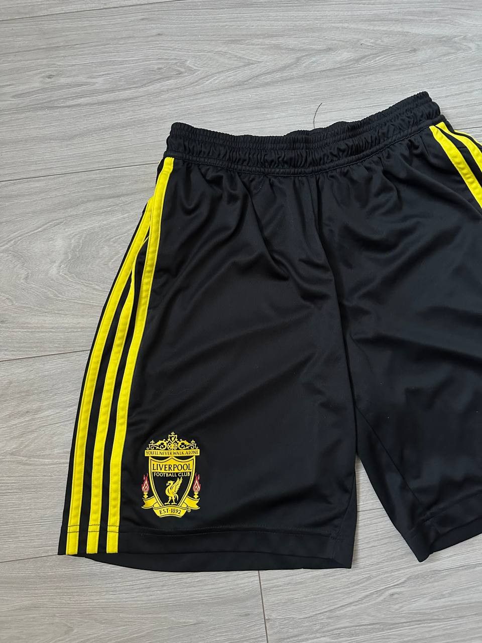 Adidas LIVERPOOL HOME FOOTBALL SOCCER SHORTS ADIDAS Size US 28 / EU 44 - 3 Thumbnail