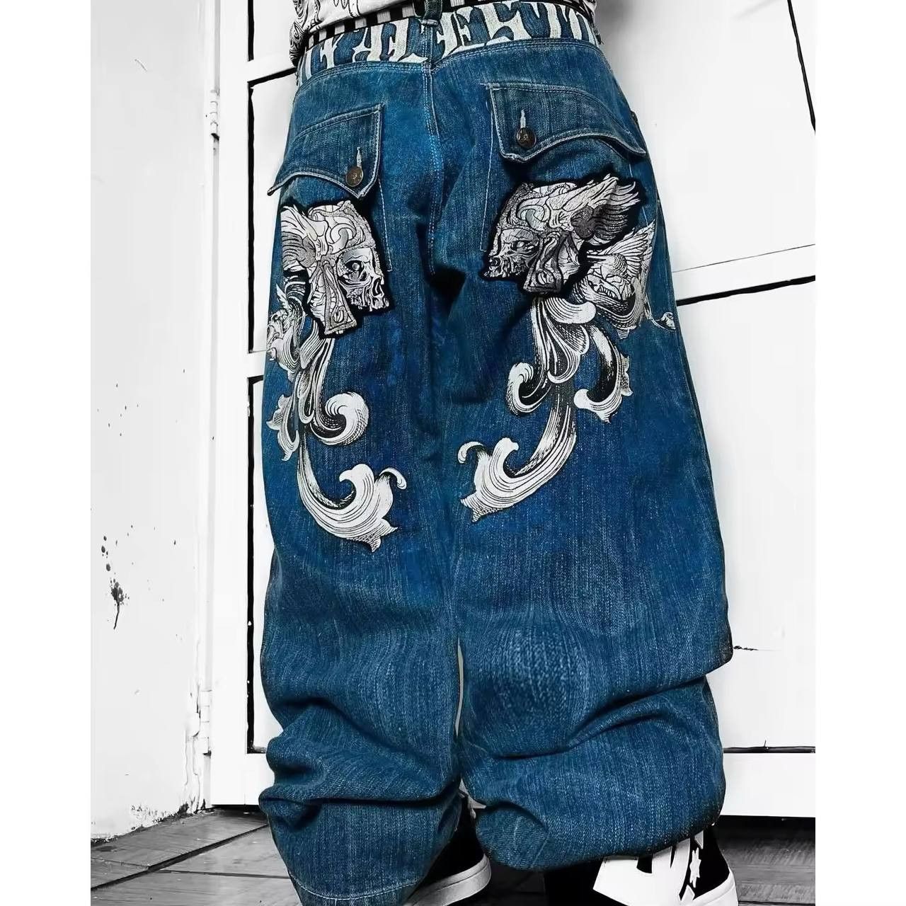 Vintage American big jeans with retro embroidery. Size US 36 / EU 52 - 2 Thumbnail