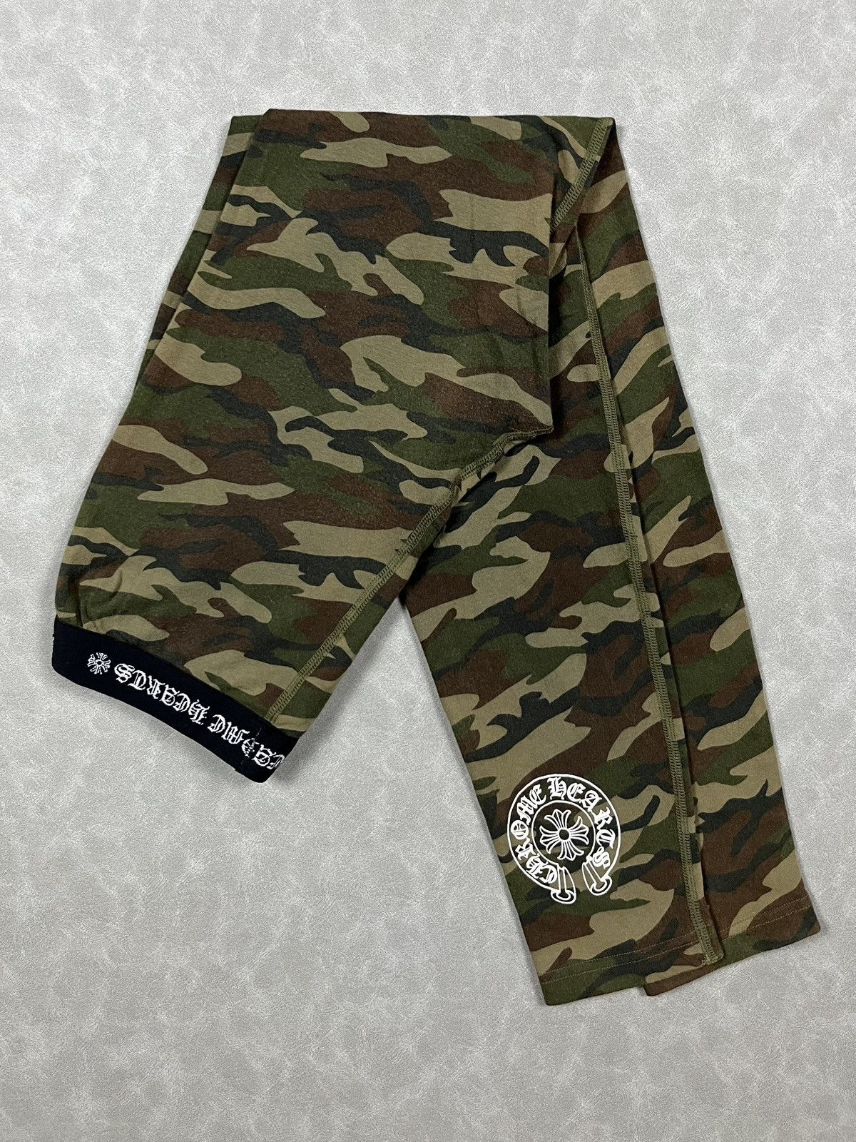 Chrome Hearts Chrome Hearts camo leggings Size 27" / US 4 / IT 40 - 1 Thumbnail