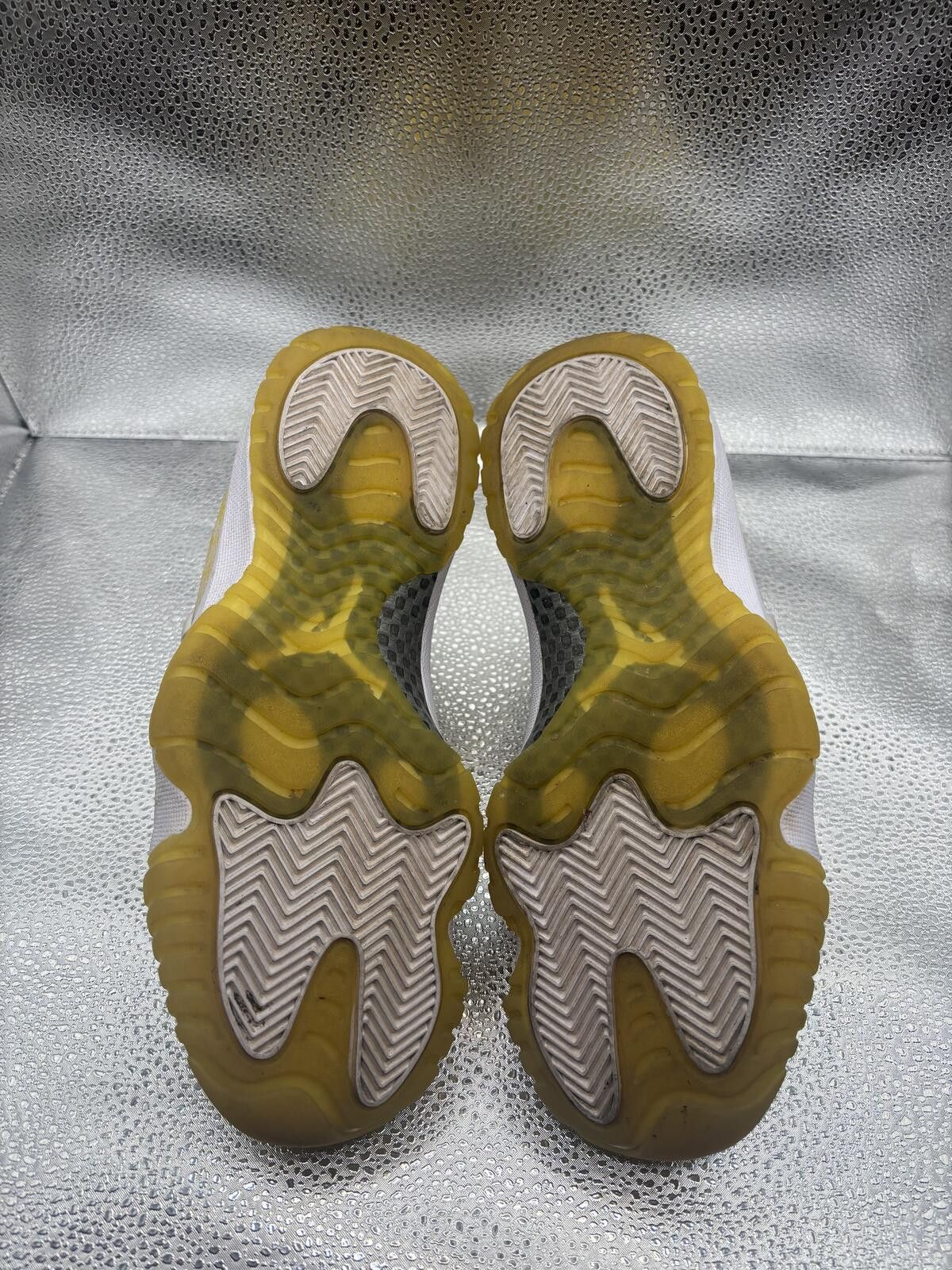 Jordan Brand Air Jordan 11 low yellow snakeskin Size US 7.5 / IT 37.5 - 3 Thumbnail