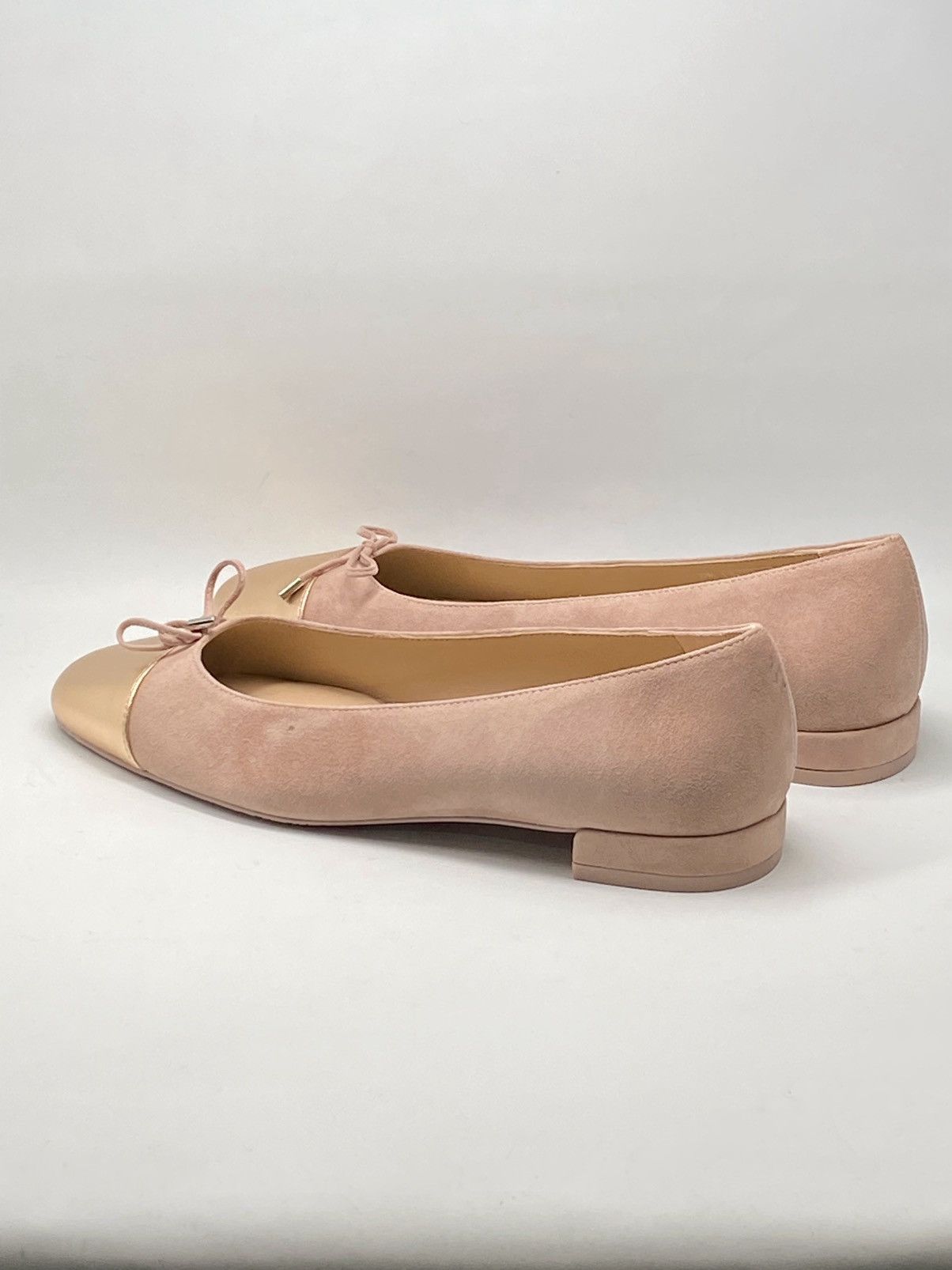 Stuart Weitzman Stuart Weitzman Cap Toe Suede Ballet Flats size 9.5 Size US 9.5 / IT 39.5 - 9 Thumbnail