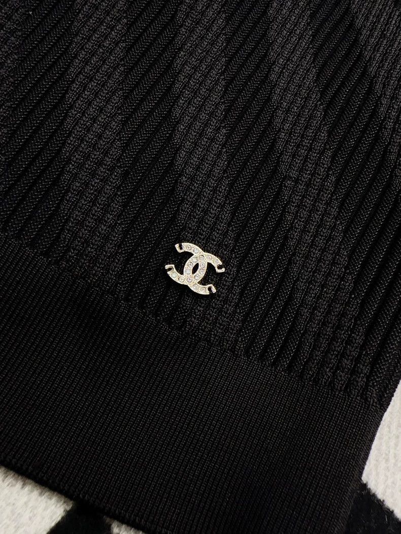 Chanel Chanel 21S Black One-Shoulder Knit Tank Size M / US 6-8 / IT 42-44 - 4 Thumbnail