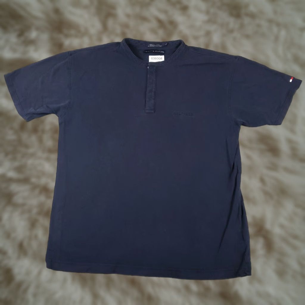 Tommy Hilfiger VINTAGE Tommy Hilfiger T Shirt Mens Large Blue Crew Neck Short Sleeve Cotton Logo Classic American Casual - Mens Size L Blue Size US L / EU 52-54 / 3 - 1 Thumbnail