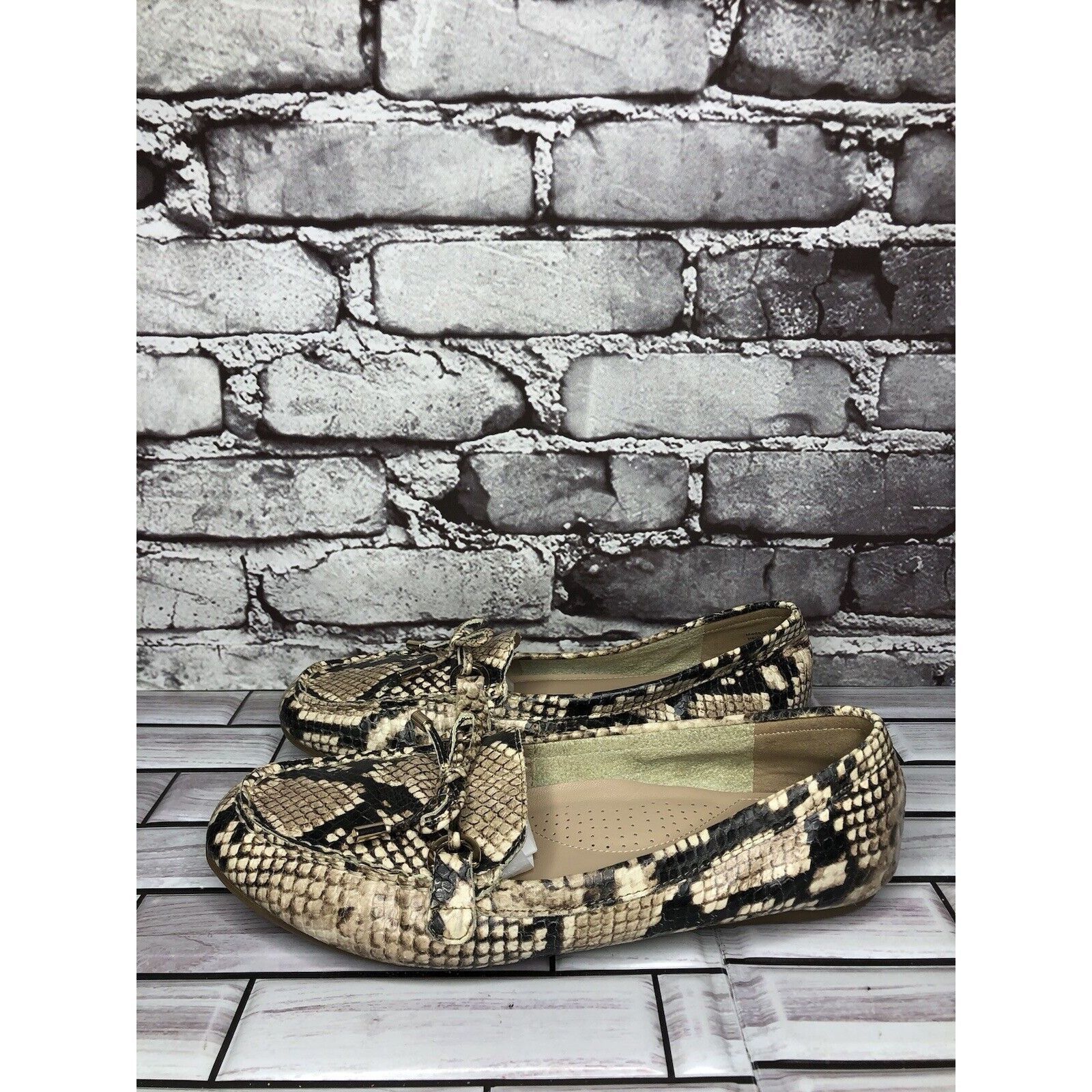 Aldo Aldo Cream Snake Skin Print Bow Leather Mocs Driving Shoes W Size US 7.5 / IT 37.5 - 10 Thumbnail