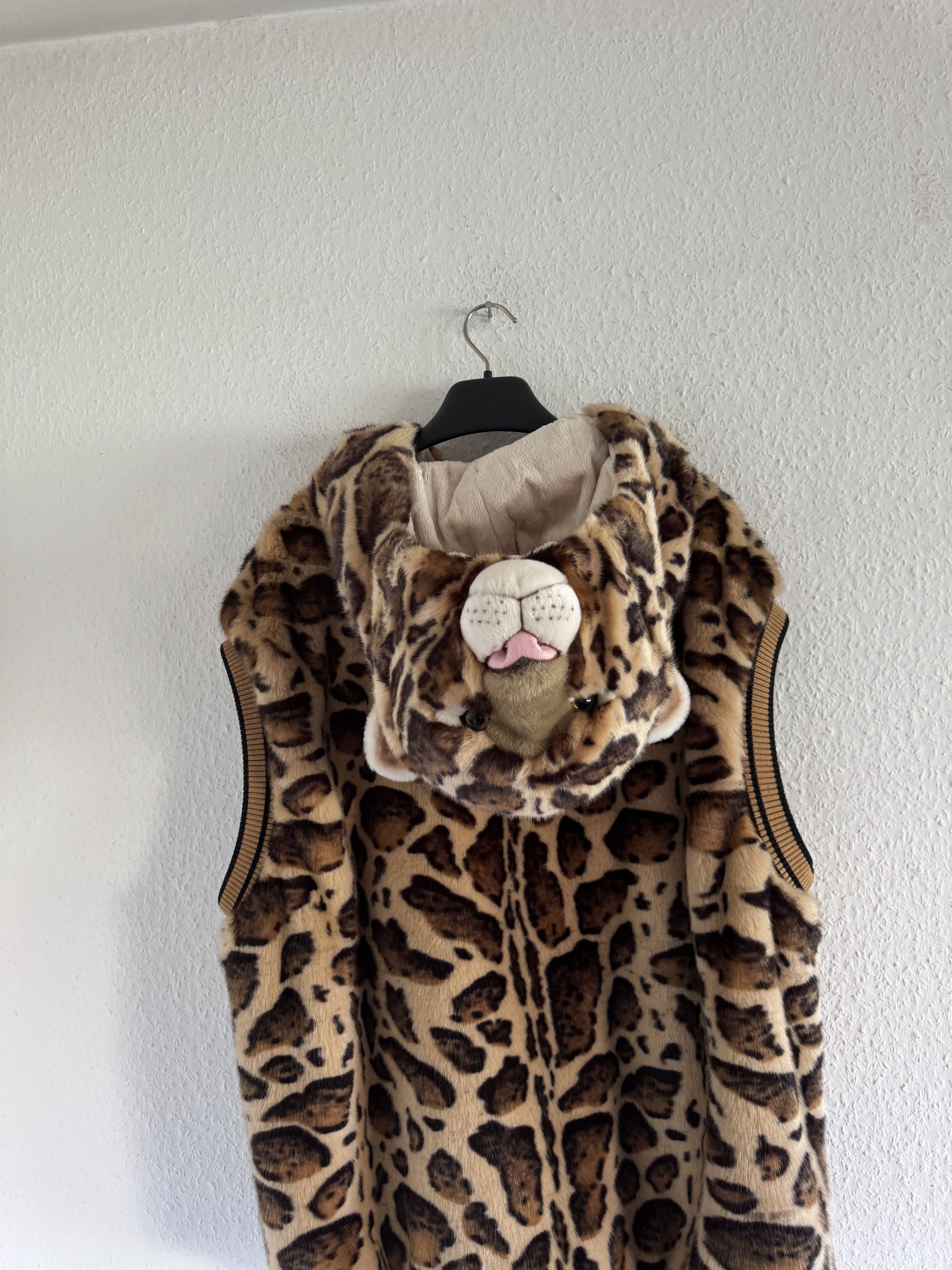 Dolce & Gabbana Fall Winter 2017 Leopard Faux Fur Hooded Vest Size US XL / EU 56 / 4 - 14 Thumbnail