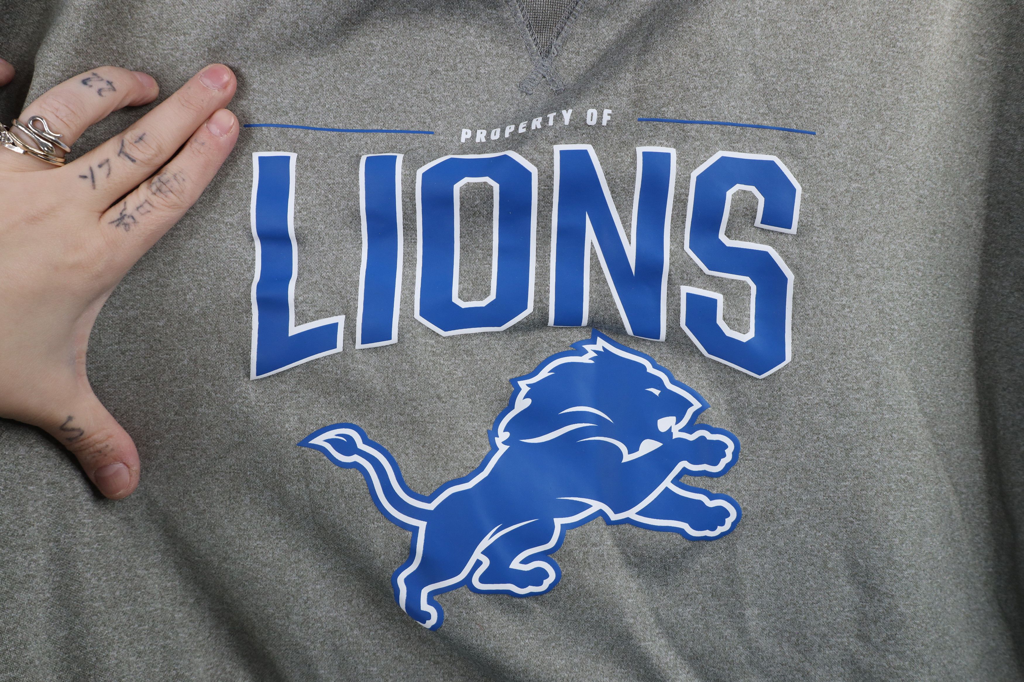 Nike × Vintage Nike Cropped Detroit Lions Football Hoodie Sweatshirt Gray Size 3XL / US 20-22 - 7 Thumbnail