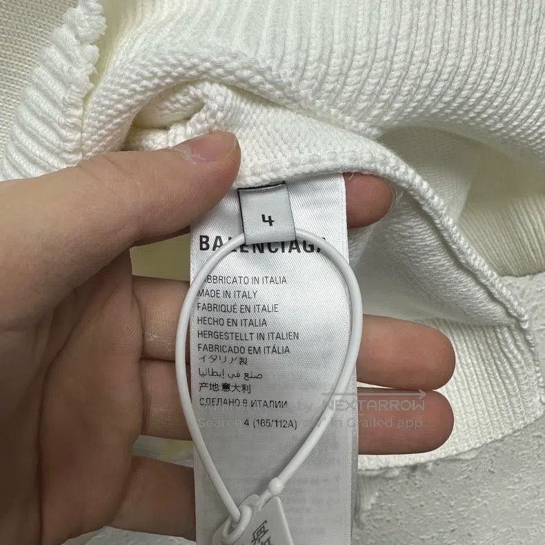 Balenciaga Balenciaga Knitted sweater three-dimensional embossed dist Size US XL / EU 56 / 4 - 4 Thumbnail