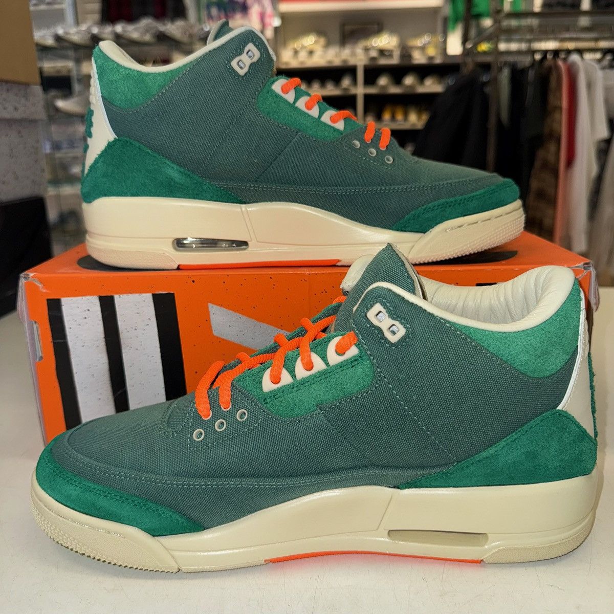 Jordan Brand Size 10.5W (9M) - Chanel x Air Jordan 3 Retro SP Bicoastal Size US 10.5 / IT 40.5 - 2 Thumbnail