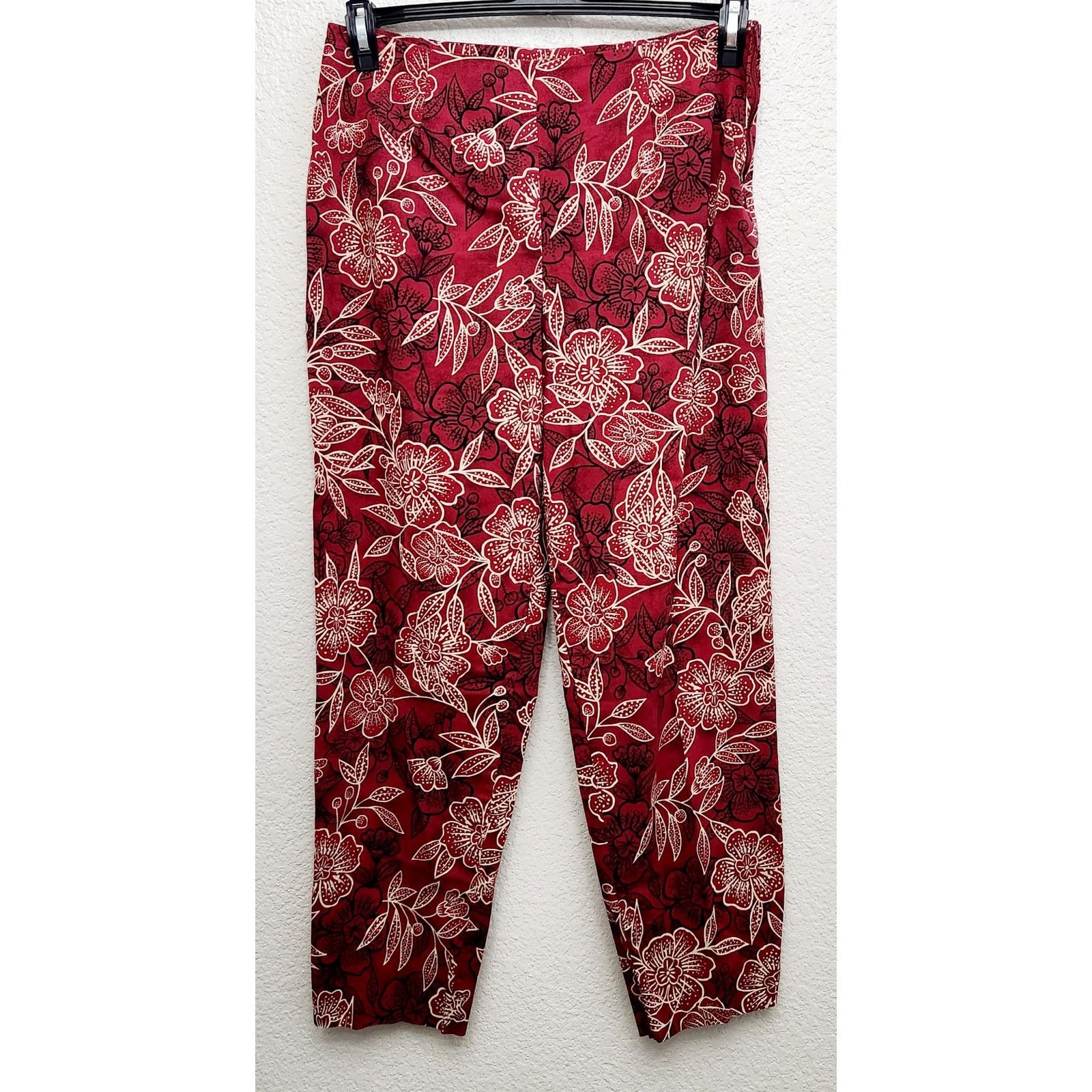 Other Kathie Lee Collection Red Black White Floral Ankle Pants 10 Size 32" / US 10 / IT 46 - 1 Thumbnail