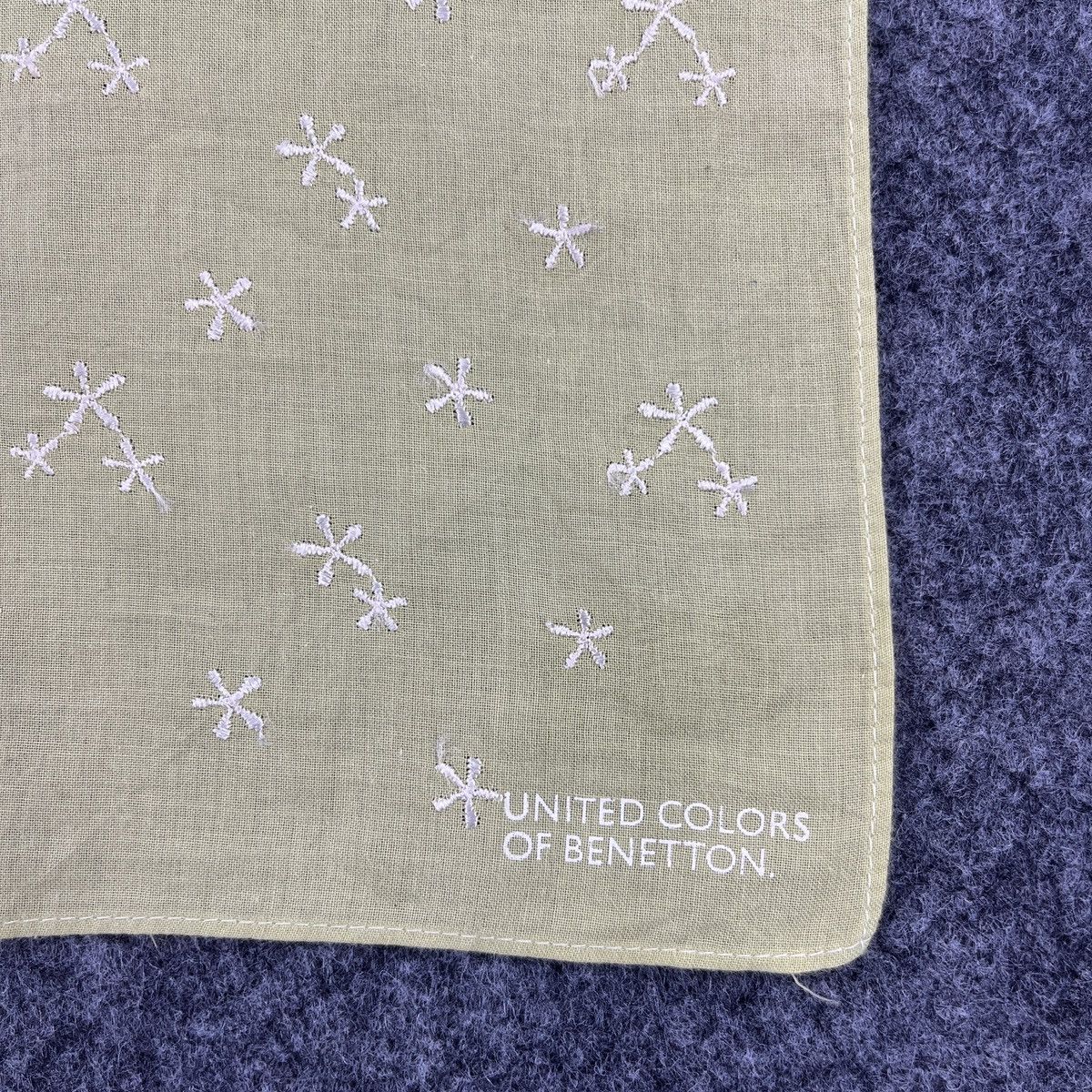 United Colors Of Benetton United Colors Of Benetton Handkerchief / Neckerchief B707 Size ONE SIZE - 2 Thumbnail