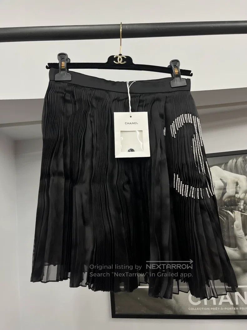 Chanel Chanel Pearl double C pleated skirt Size 24" / US 00 / IT 34 - 1 Thumbnail