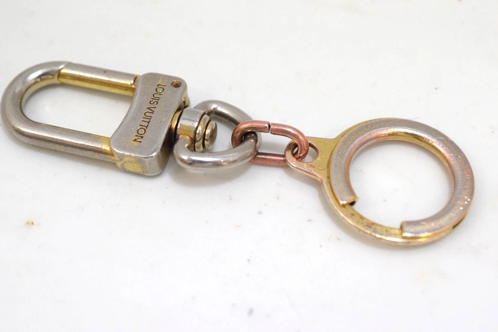 Louis Vuitton Louis Vuitton Anokre Key Chain Gold Metal M62694 Size ONE SIZE - 3 Thumbnail