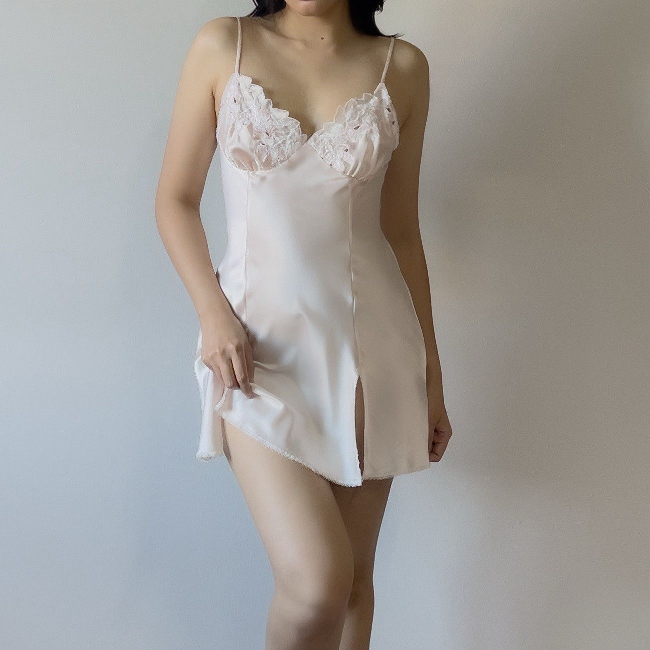 Victoria's Secret Victoria’s Secret 1980s Blush Pink Satin Mini Slip Dress (M) Size M / US 6-8 / IT 42-44 - 4 Thumbnail