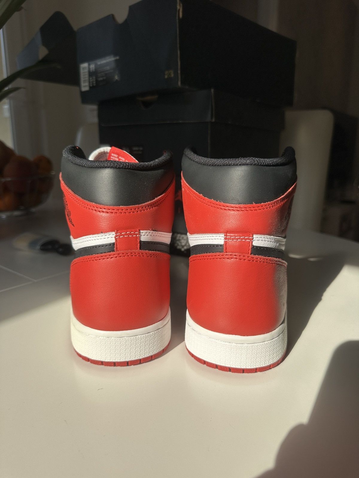 Jordan Brand Jordan 1 Chicago 2015 Size US 11 / EU 44 - 7 Thumbnail