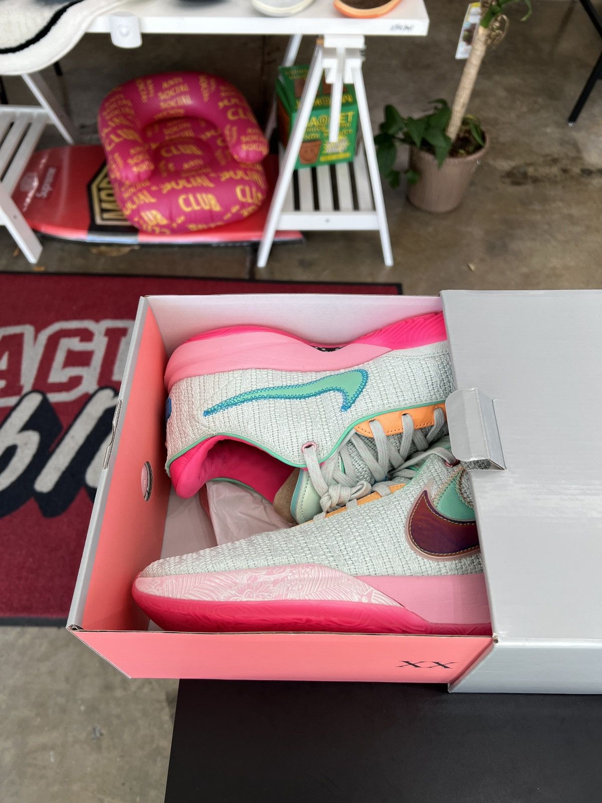 Nike Nike LeBron 20 Time Machine Sz. 13 (2022) Size US 13 / EU 46 - 10 Thumbnail