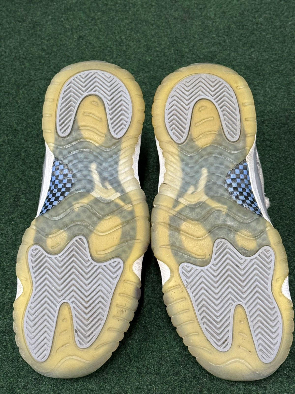 Jordan Brand Air Jordan 11 Retro Low Cement Gray 528896-140 Size US 5.5 / EU 38 - 8 Thumbnail