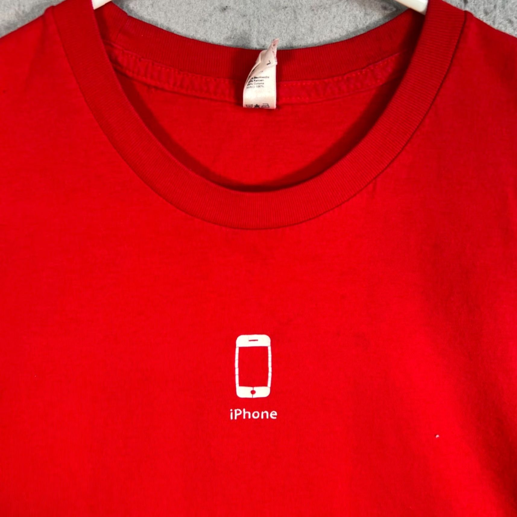 American Apparel VINTAGE Y2K Apple iPhone Graphic T-Shirt Mens Large Red Cotton Short Sleeve Logo Size US L / EU 52-54 / 3 - 5 Thumbnail