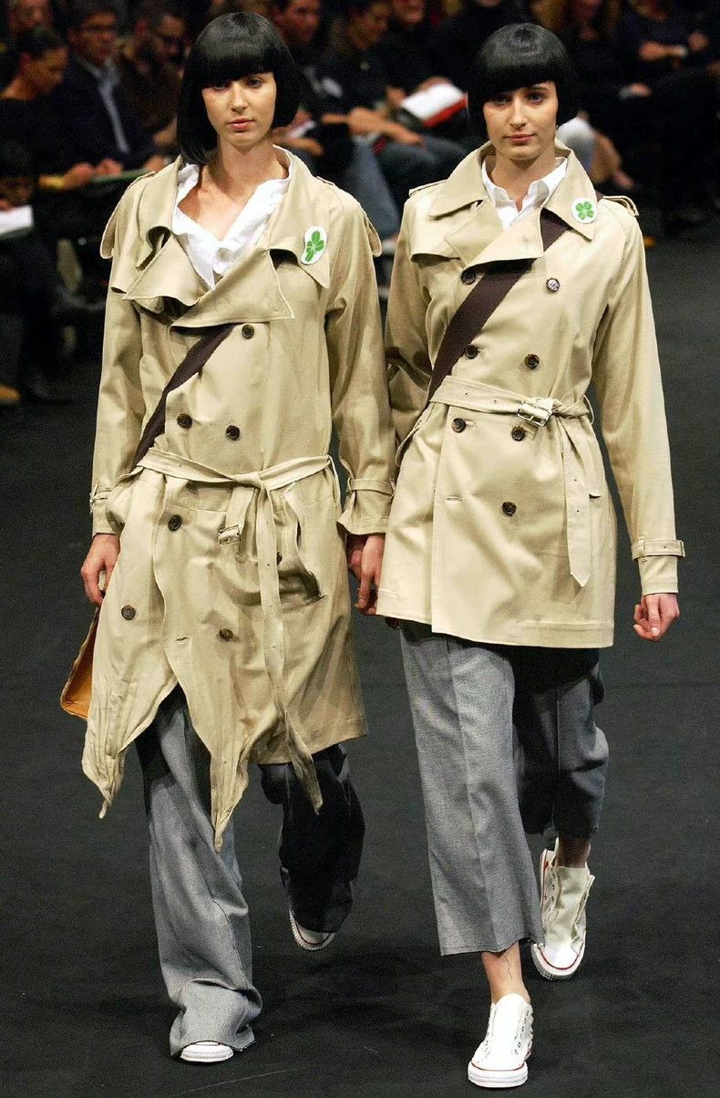 Undercover Undercover 2004 dissolution period Languid trench coat Size US M / EU 48-50 / 2 - 1 Thumbnail