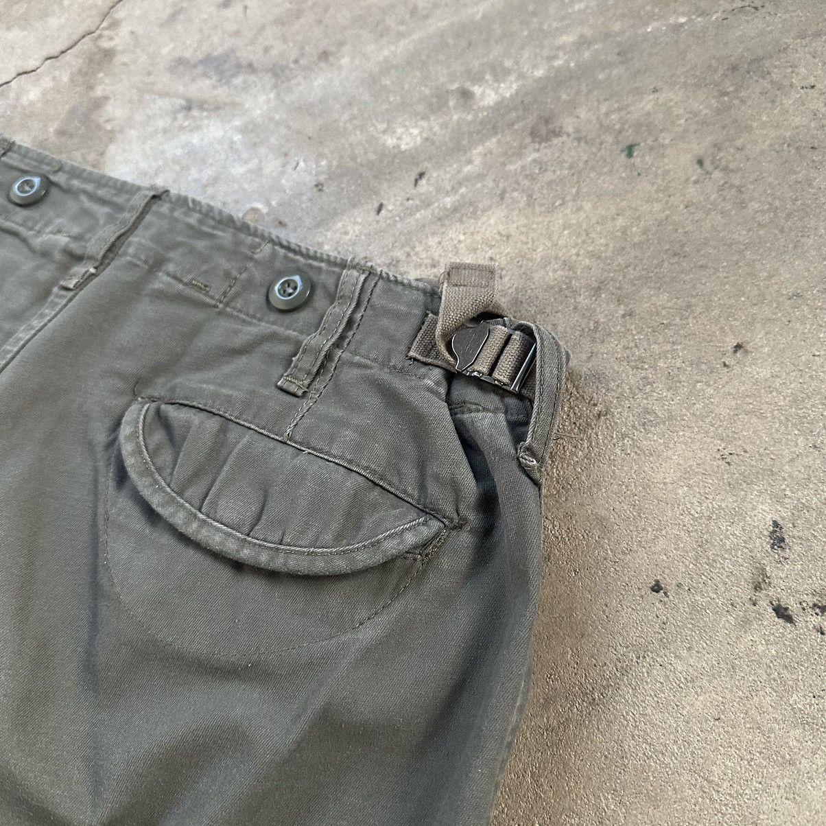 Japanese Brand Brandit black cargo multipocket pants Size US 29 - 11 Thumbnail