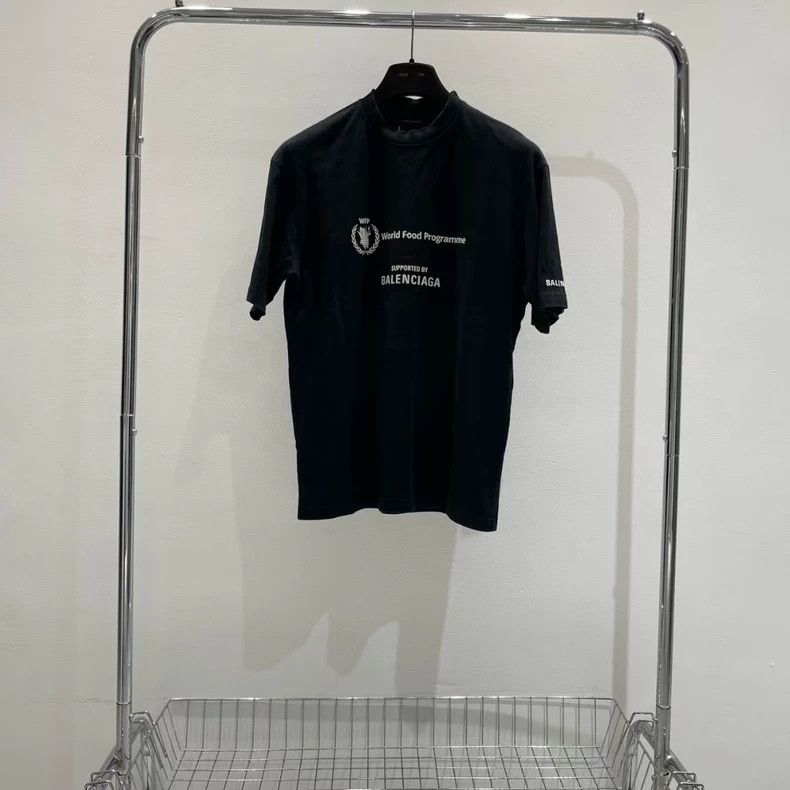 Balenciaga Balenciaga WFP letter short sleeve Size US XXS / EU 40 - 1 Thumbnail