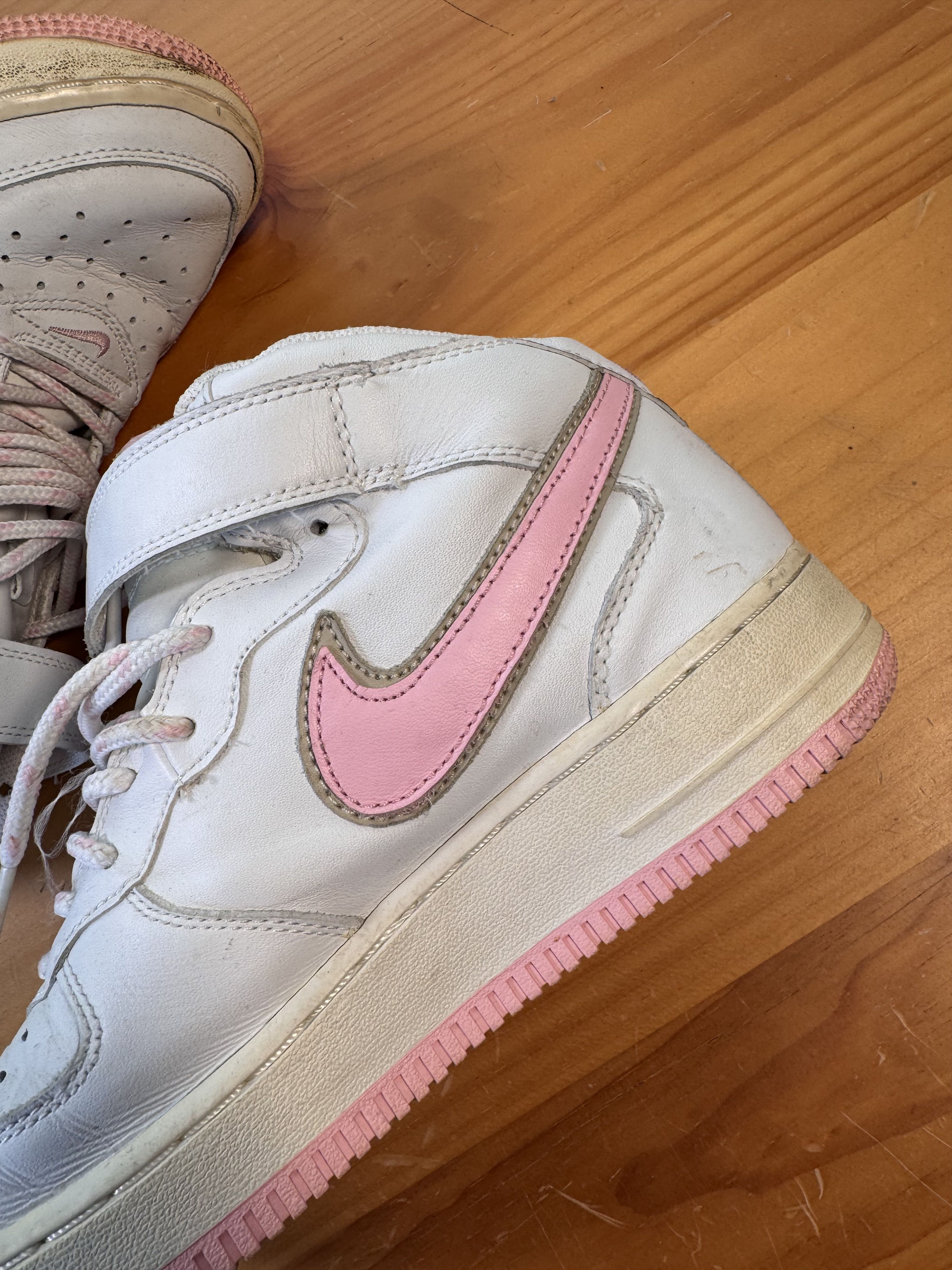 Nike 2005 Nike Wmns Air Force 1 Mid 'White Shy Pink' double Size US 7.5 / EU 40-41 - 3 Thumbnail
